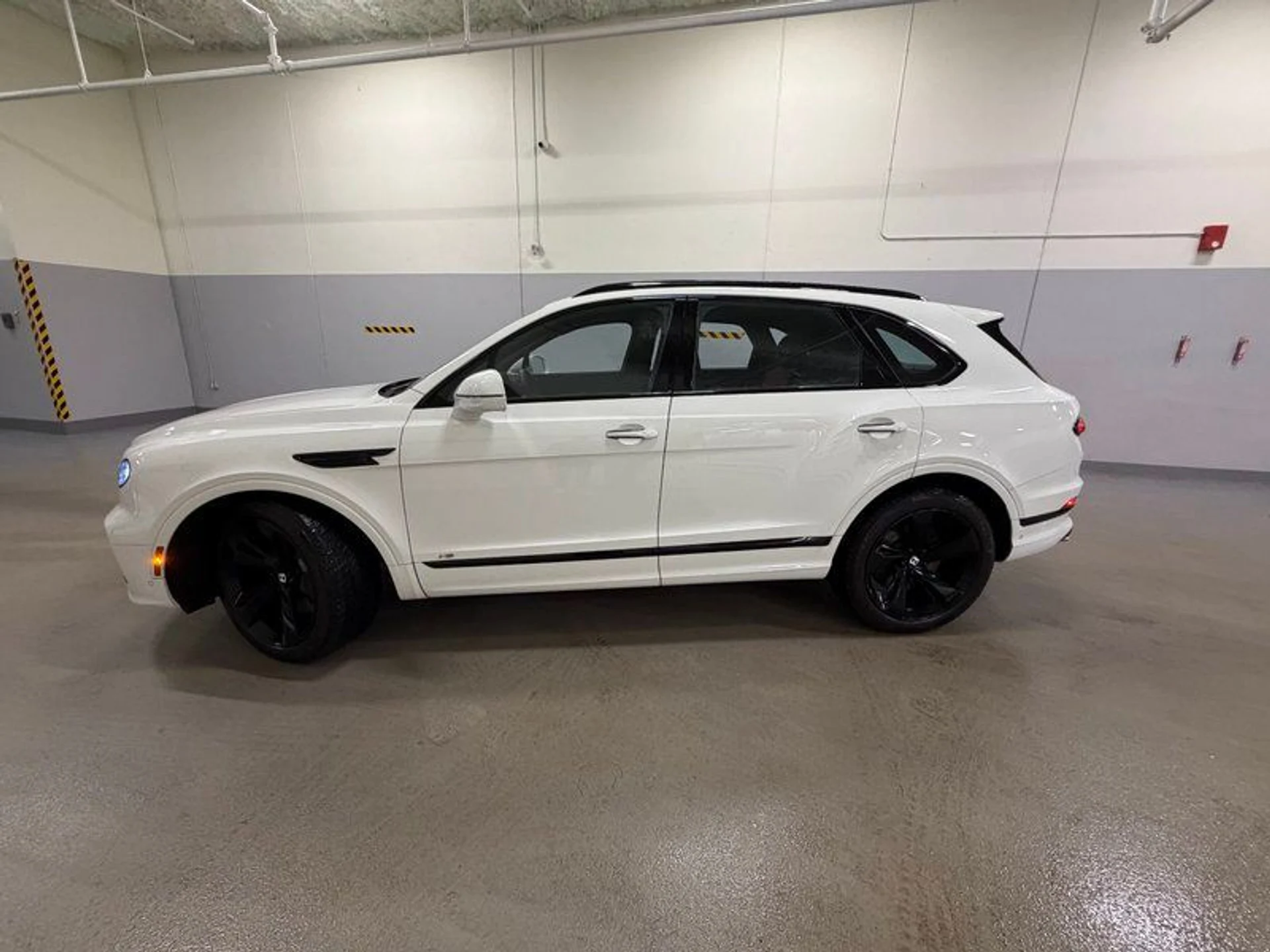 mph001_457550334_38487560_05498_2021_bentley_bentayga_002_014857c53f