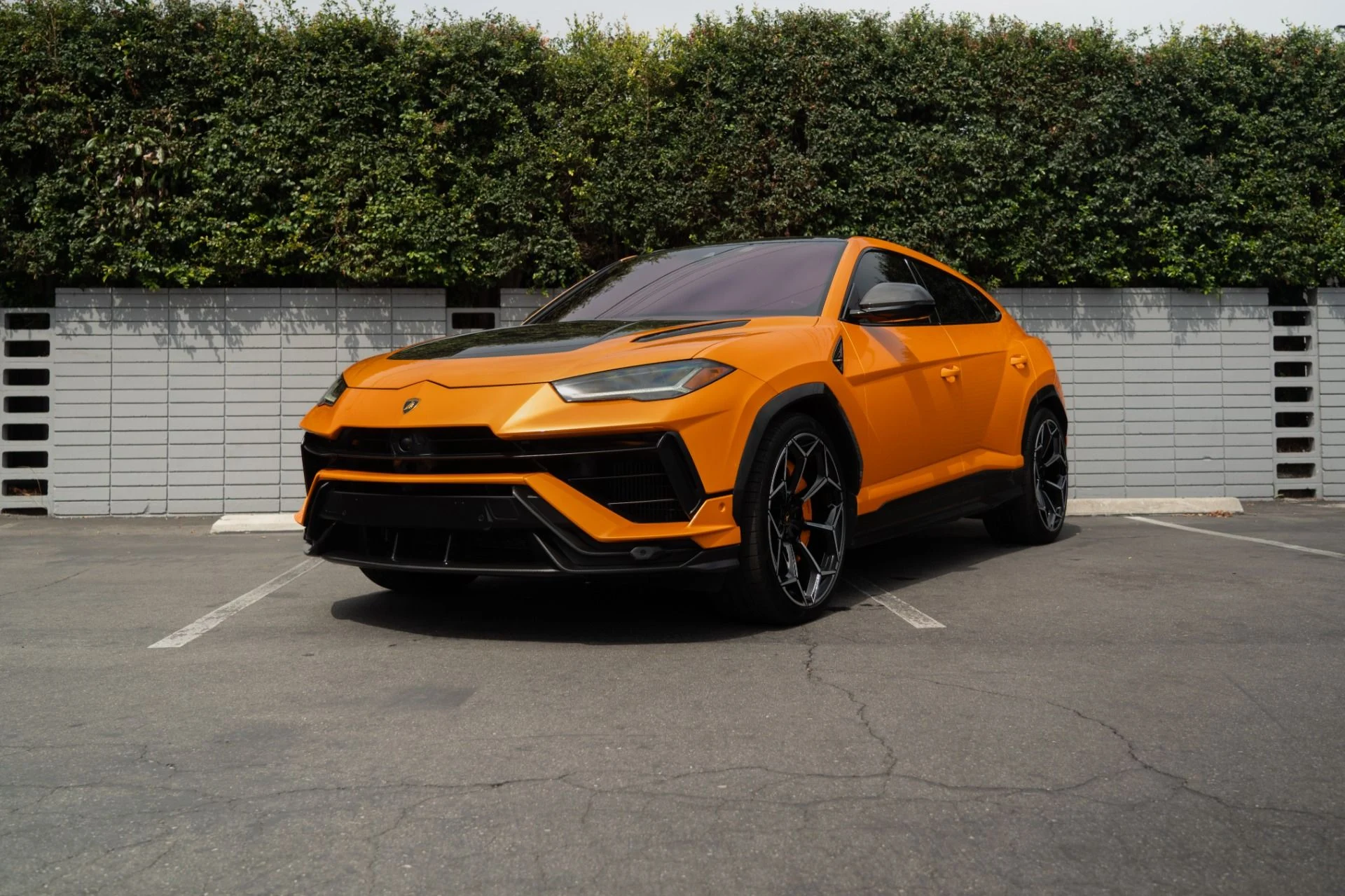 mph001_471446015_Used_2022_Lamborghini_Urus_1755127635_3a7f4da17d