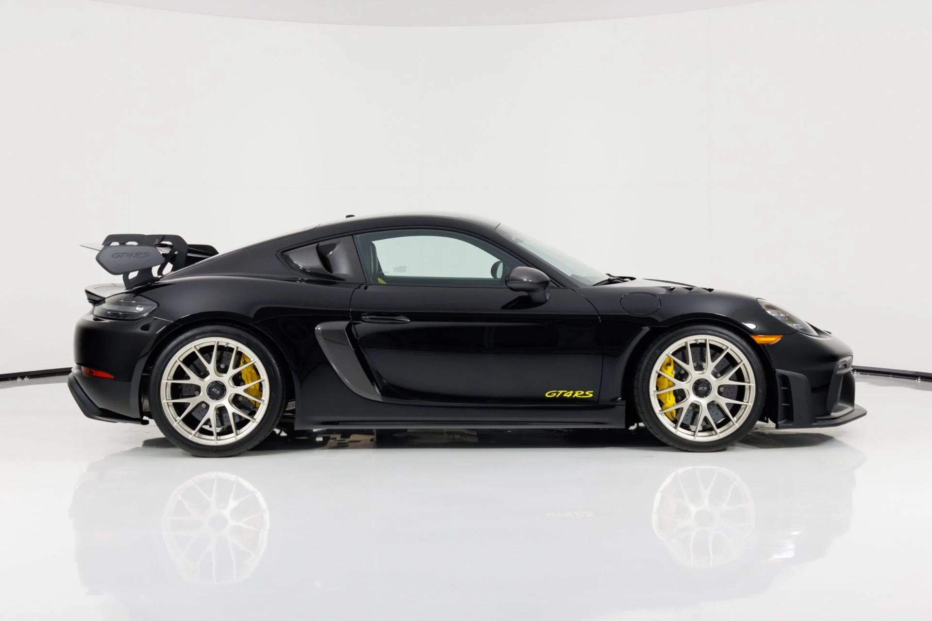 mph001_476717235_Used_2025_Porsche_718_Cayman_GT_4_RS_1774365210_f9cd0f7f03