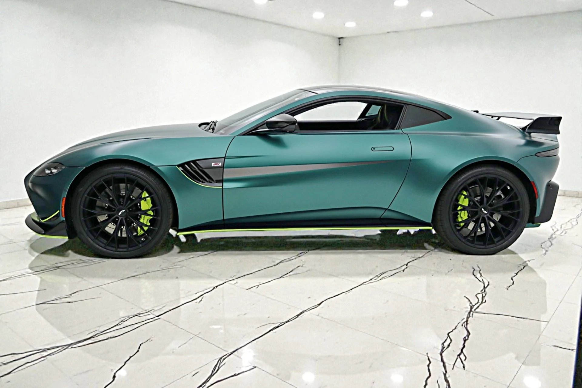 mph001_4771718_Used_2023_Aston_Martin_Vantage_F1_EDITION_1b766ef2ac