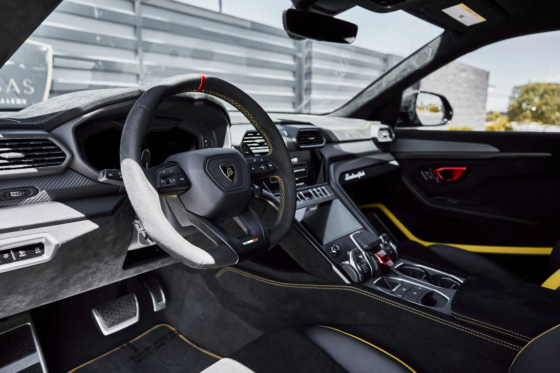 mph001_477631299_Used_2024_Lamborghini_Urus_Performante_1778116956_8c693b5fa0