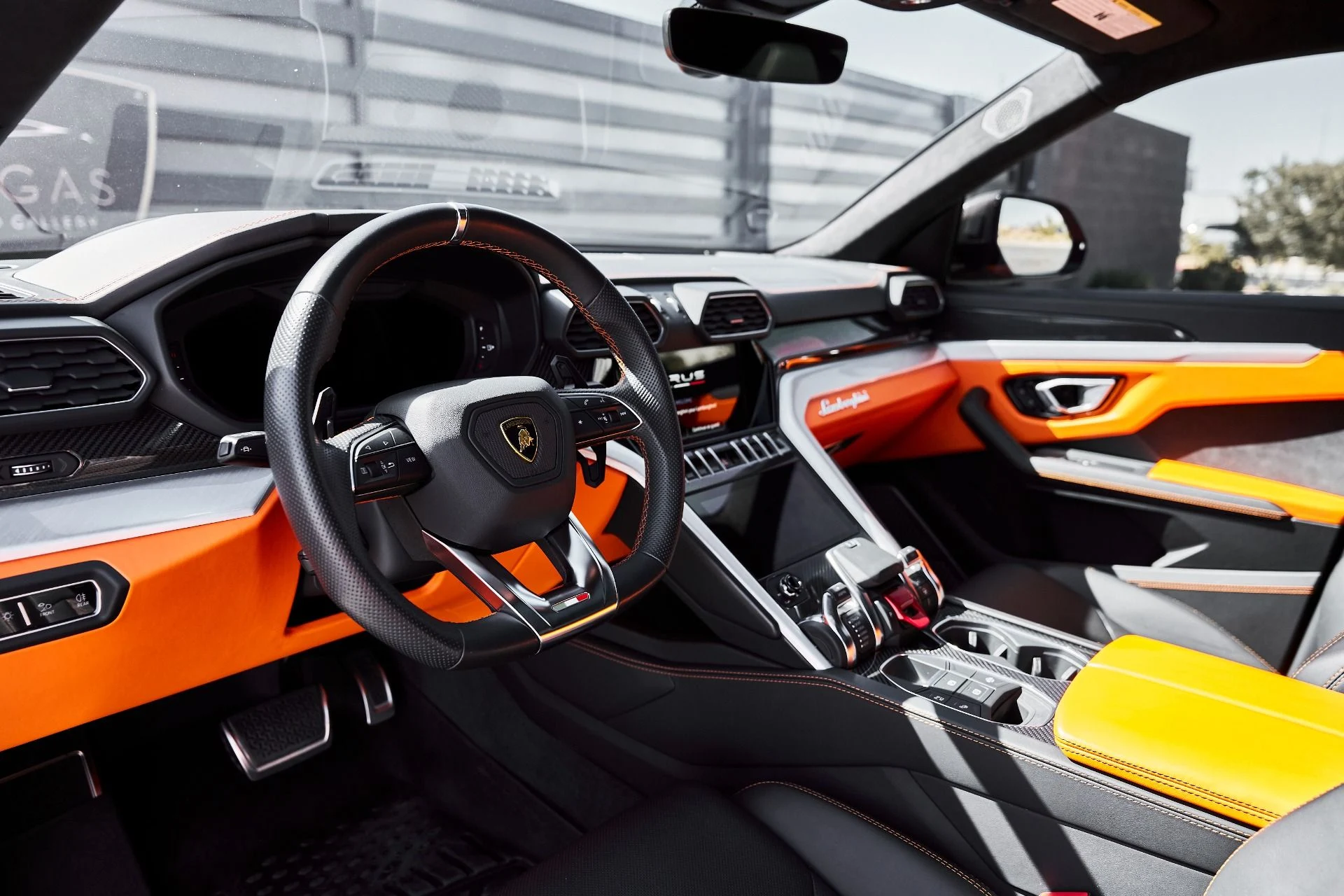 mph001_485632266_Used_2022_Lamborghini_Urus_1778204373_377e0cc5c1