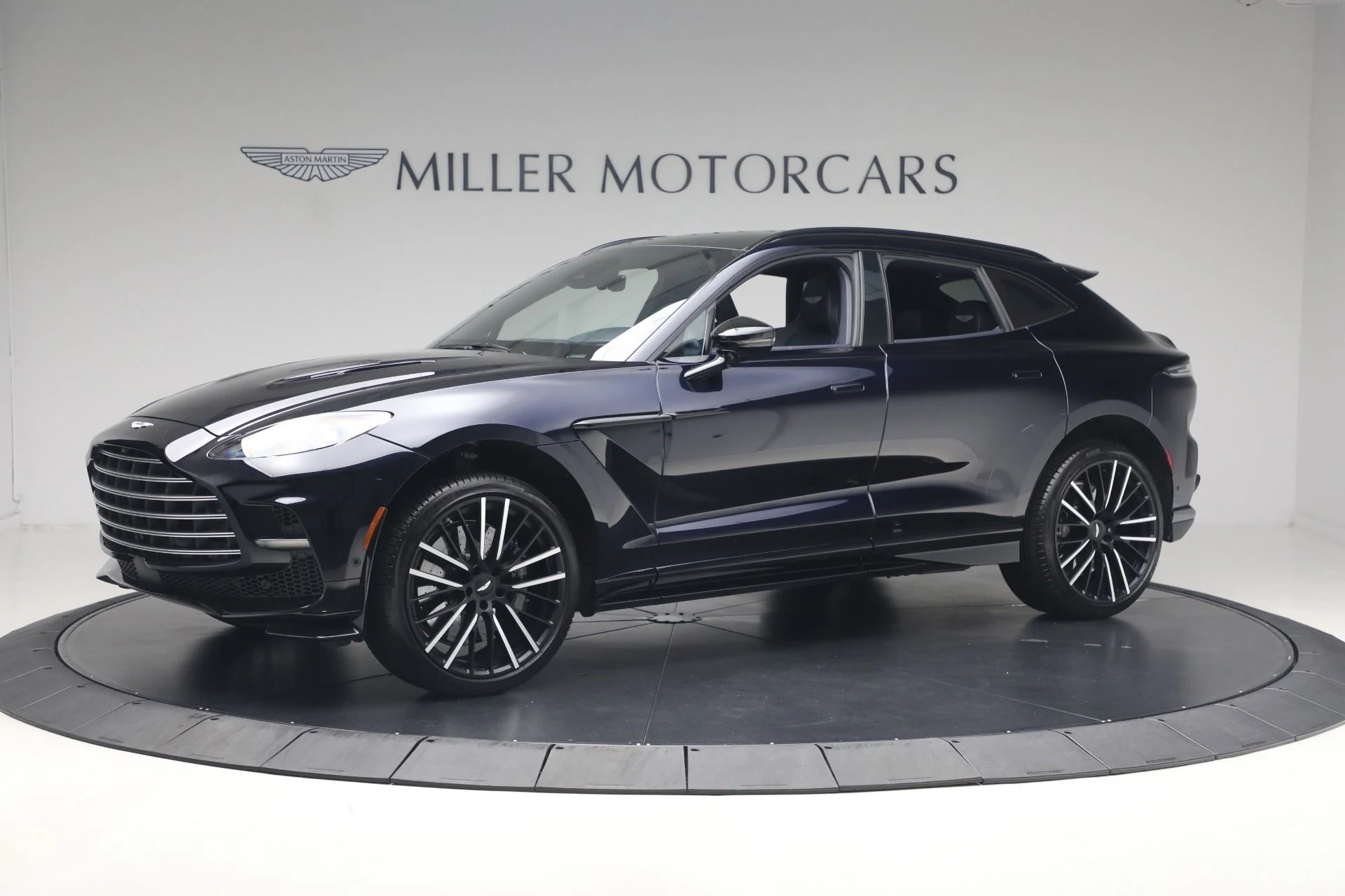 mph001_485811732_Used_2025_Aston_Martin_DBX_707_1782252481_32062716fa