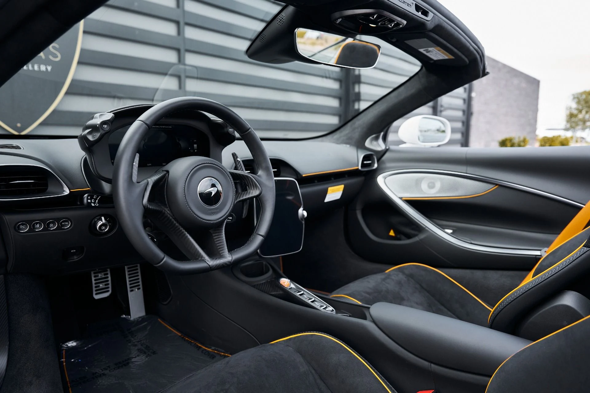 mph001_492247161_Used_2025_Mc_Laren_Artura_1769221452_1626cdf8e1