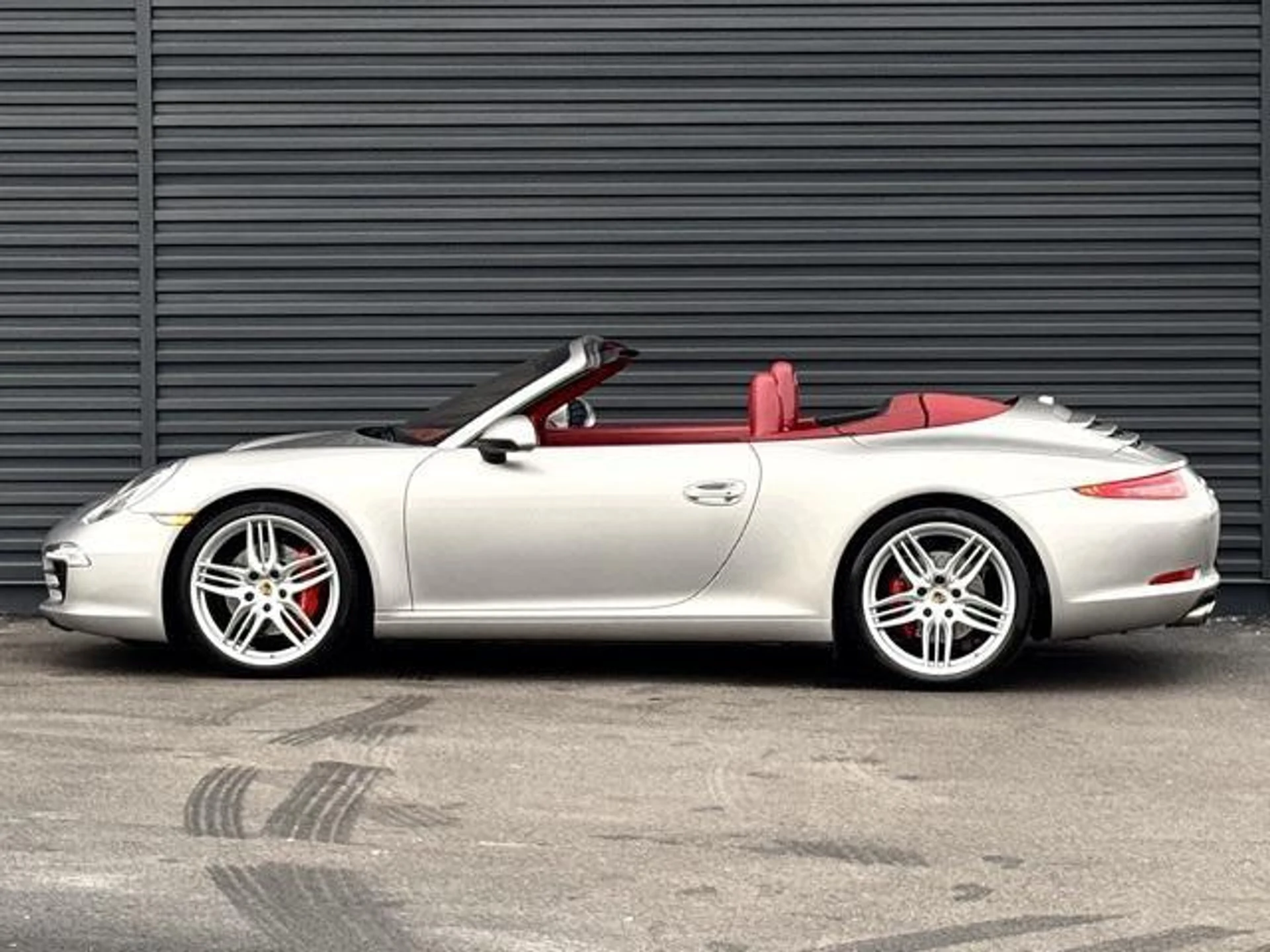 mph001_508711955_eoos_F_Caf5oq_S_Oziq7_J_Jdlyin_Og_5ff67a4a78