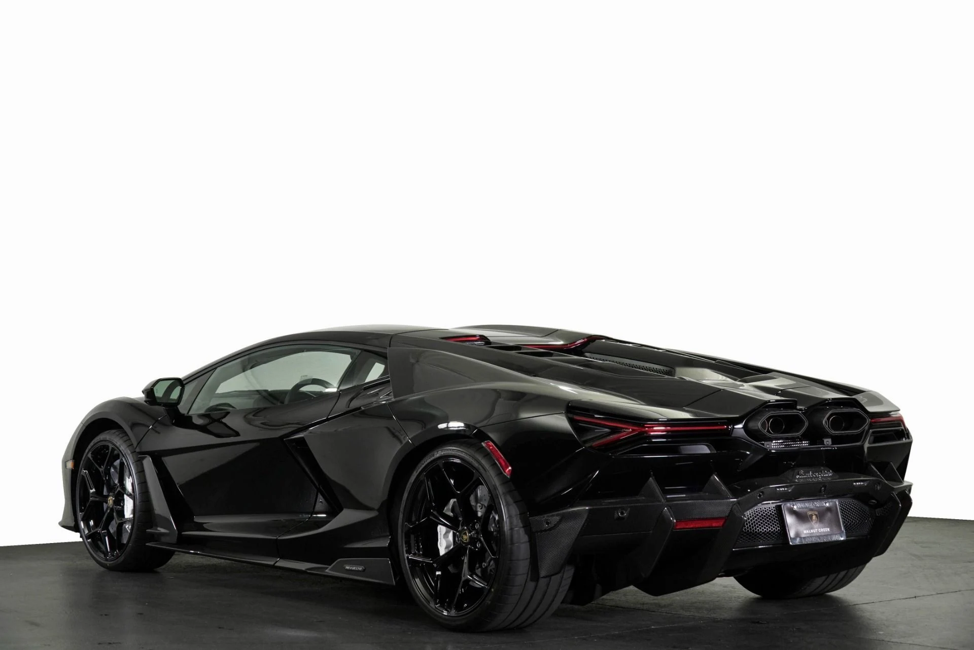 mph001_512116334_New_2026_Lamborghini_Revuelto_1776293833_97c70c73fa