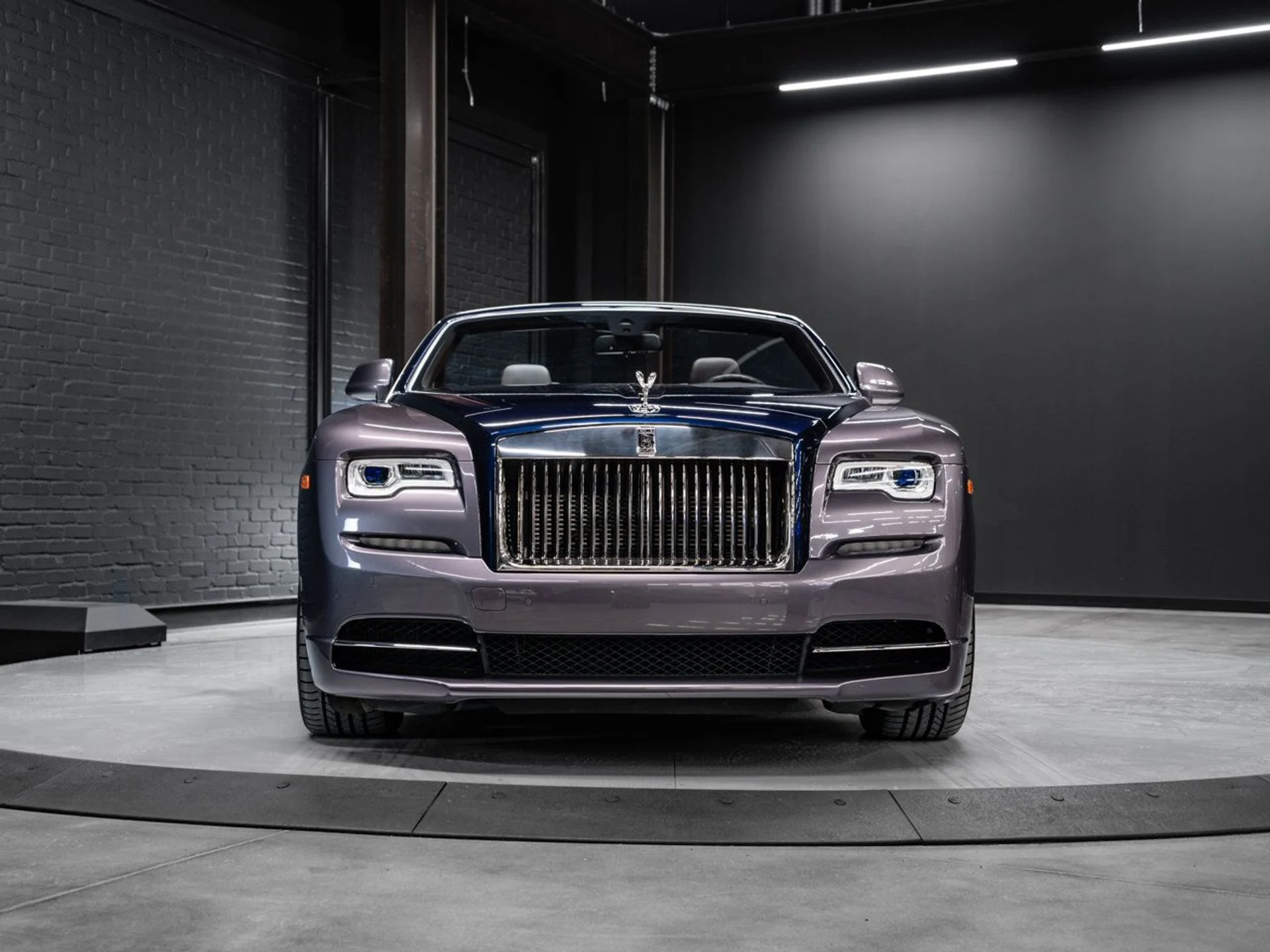 mph001_52014853_rolls_royce_dawn_2016_81aa038b5d
