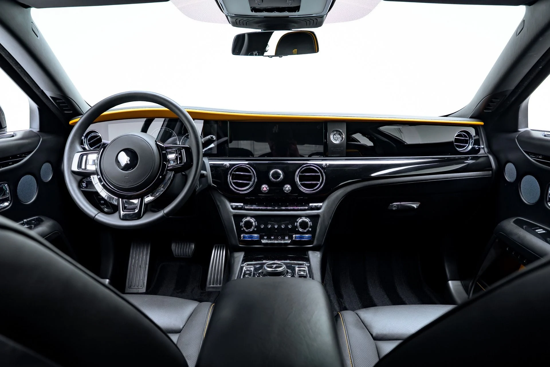 mph001_523572680_Used_2022_Rolls_Royce_Ghost_1776983451_54a42f0db4