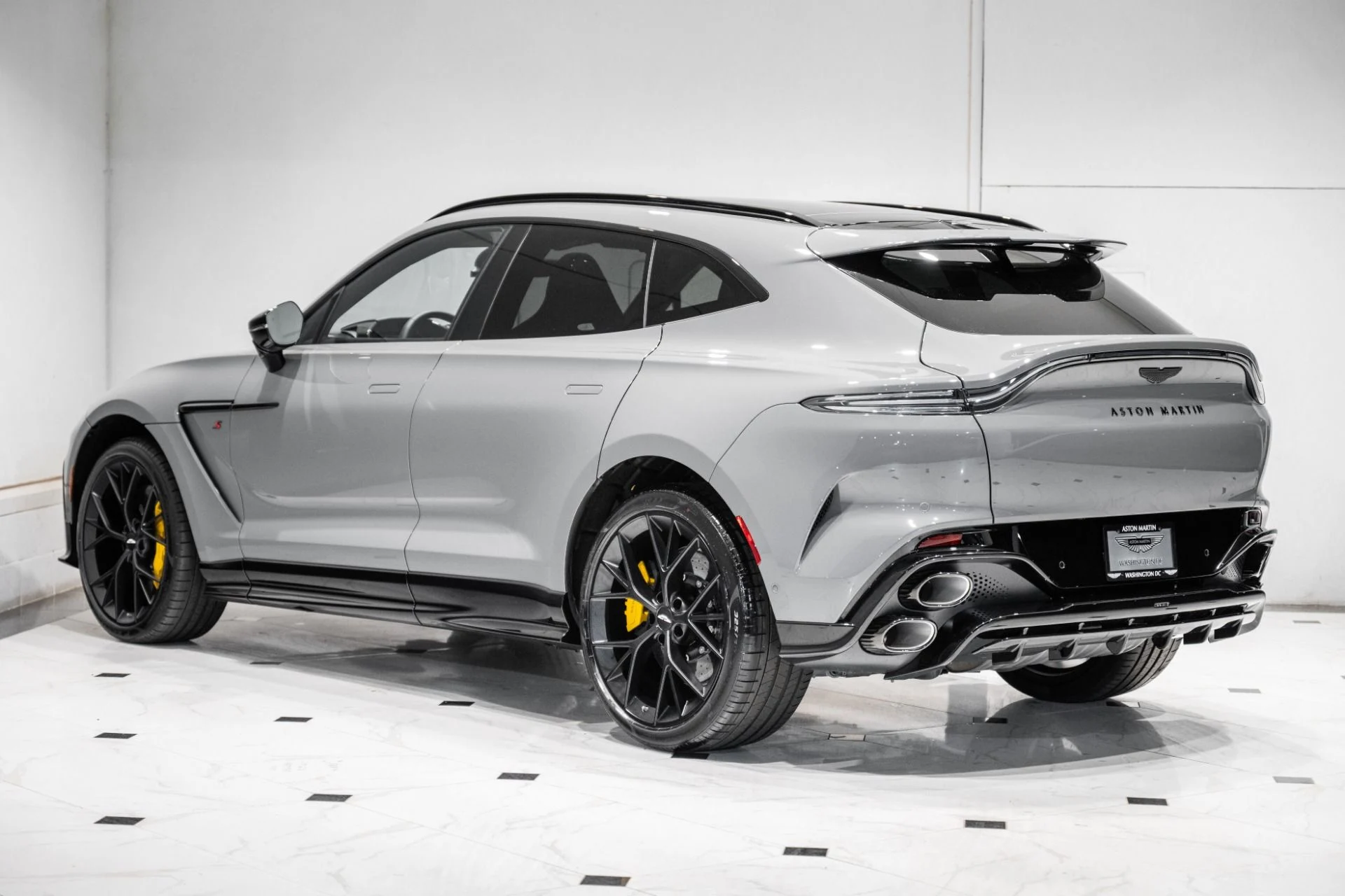 mph001_525847942_New_2026_Aston_Martin_DBX_S_1778681702_368a8b996b