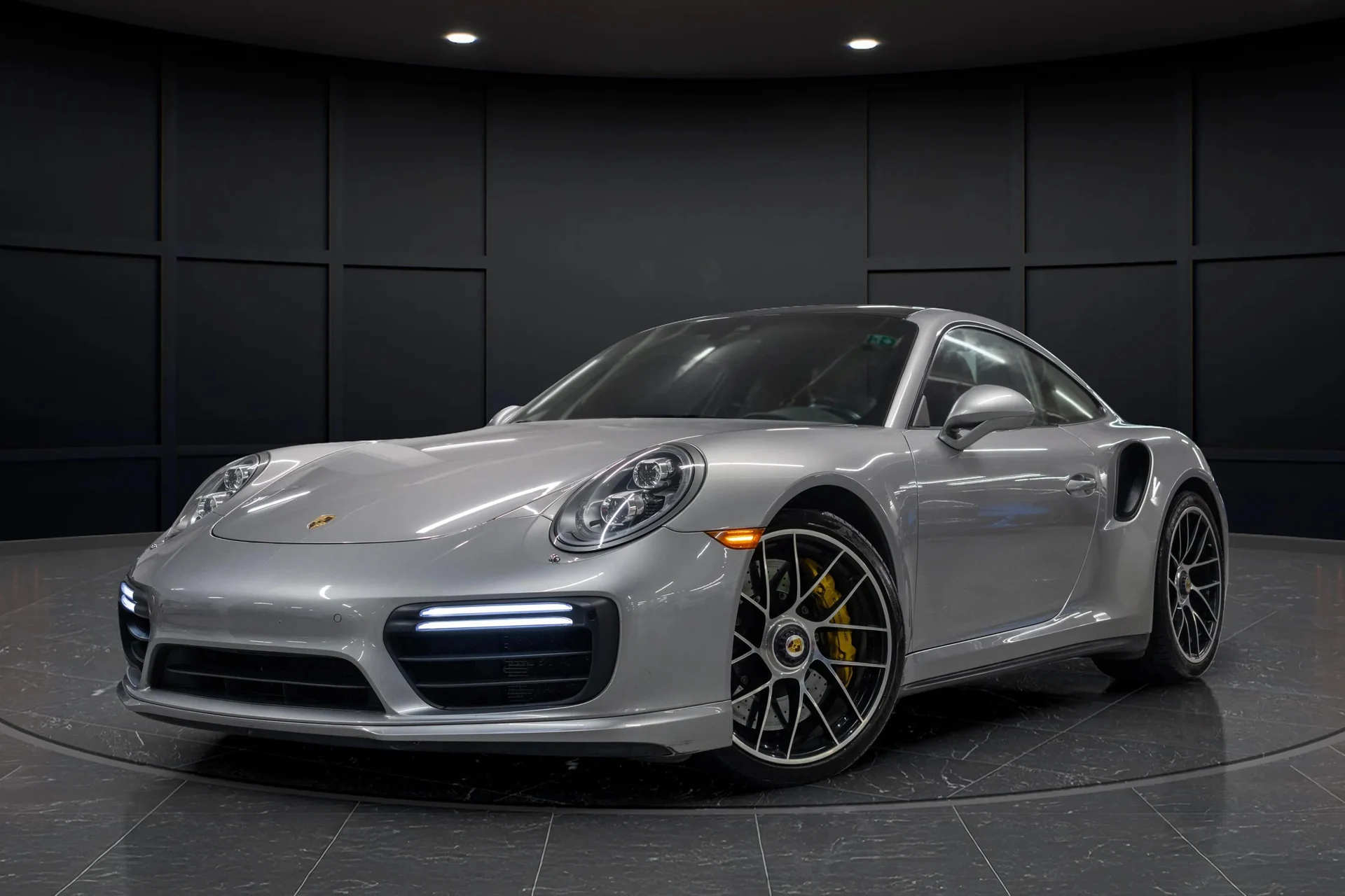 mph001_532957573_7c15ede2_eb92_4554_aa47_2f9e129e8821_201720_Porsche2091120_Turbo20_S2028_WP_0_AD_2_A93_HS_16640329_2_dfb4815b2c