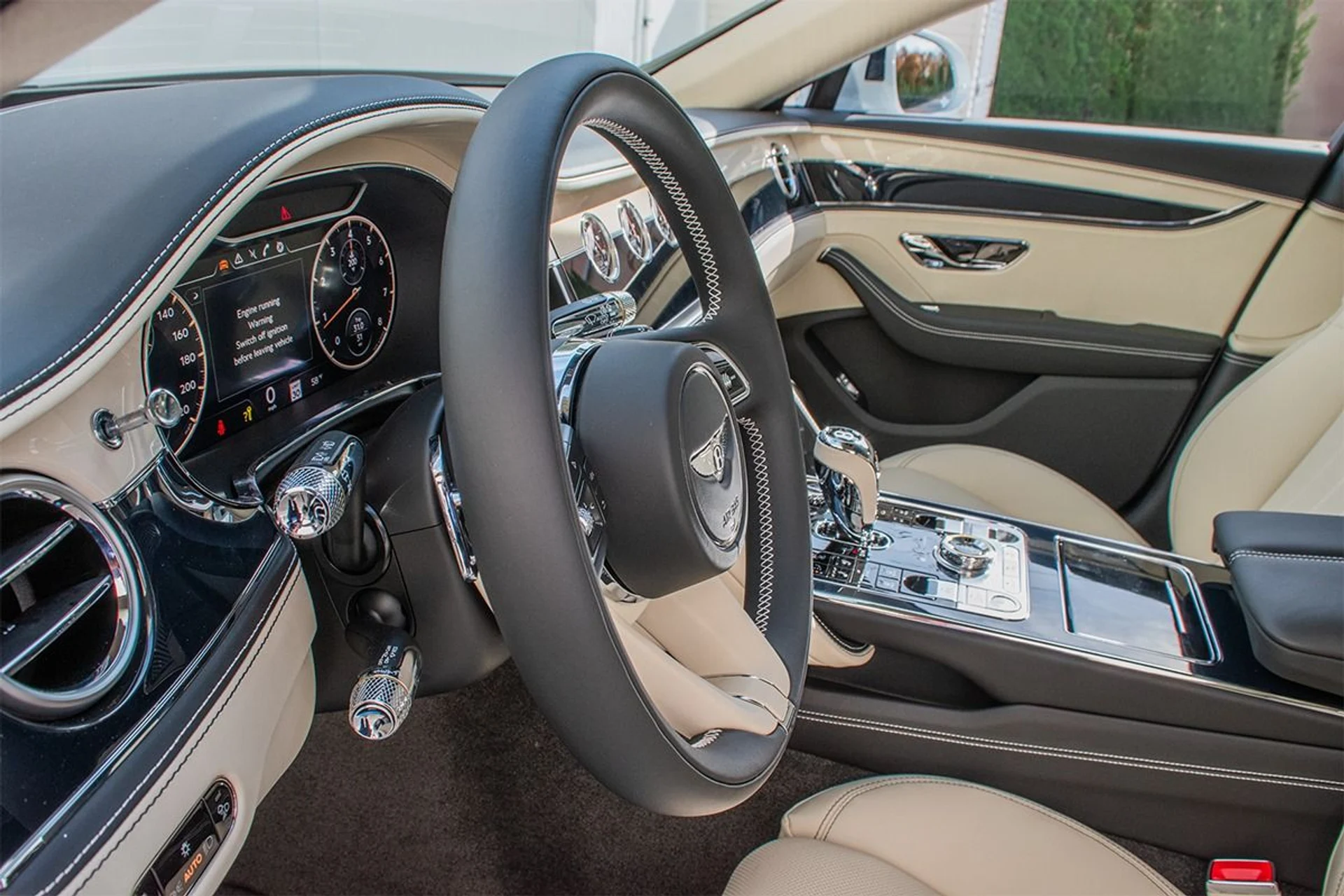 mph001_533275110_Used_2024_Bentley_Flying_Spur_V8_1730873609_a76a57a214