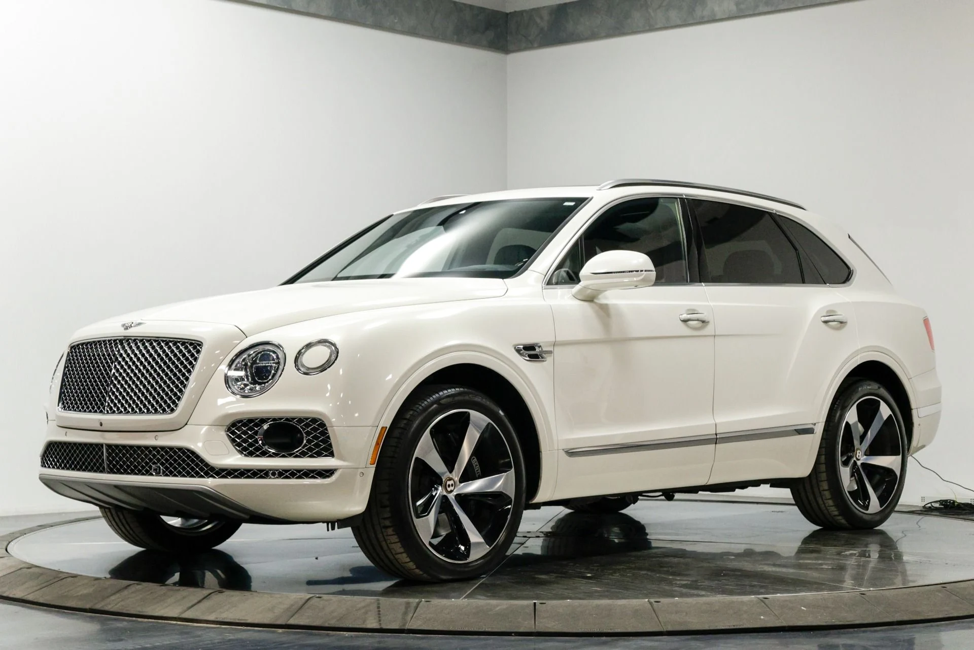 mph001_53378194_Used_2020_Bentley_Bentayga_V8_1760480773_b02b234a03