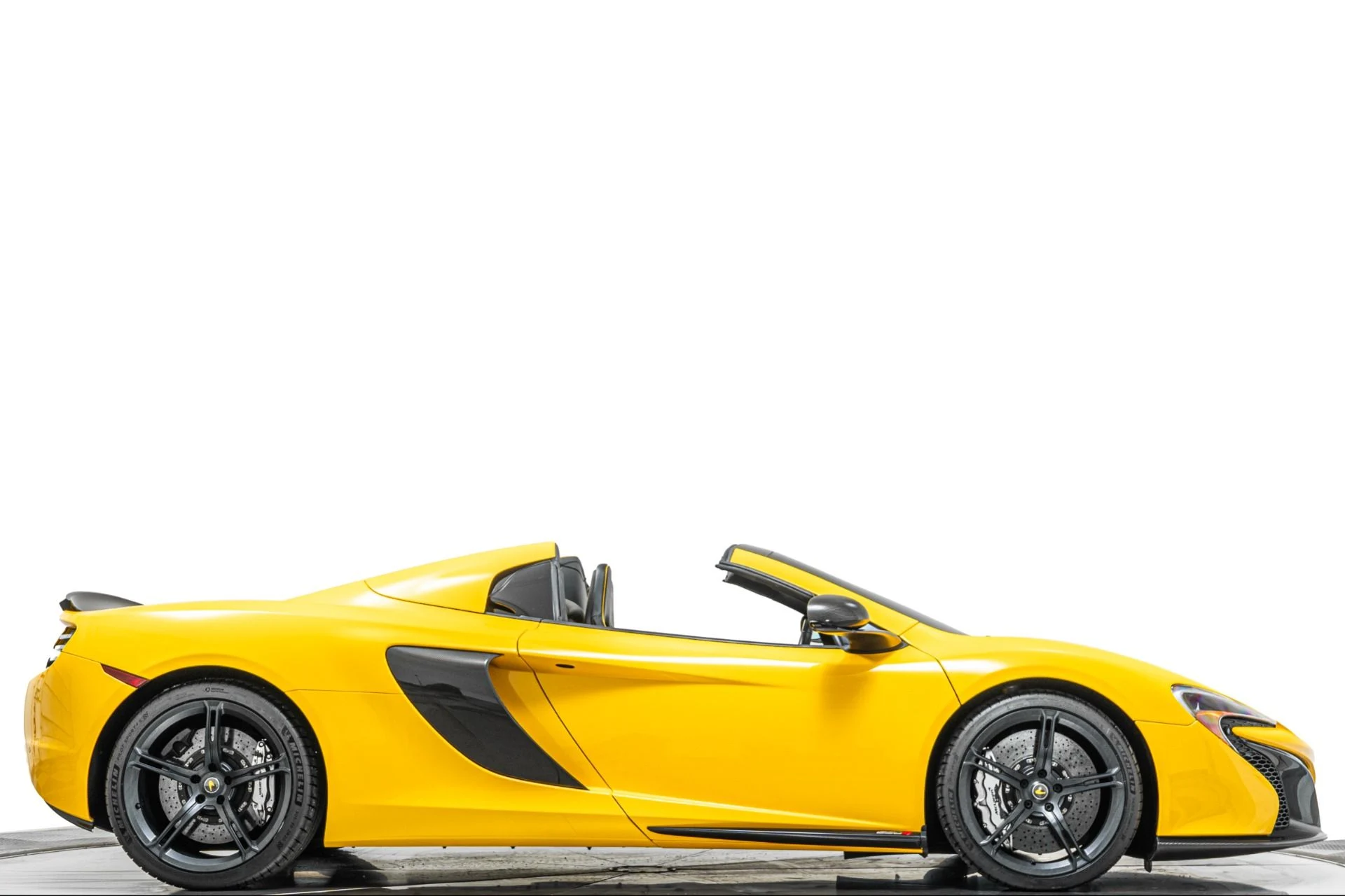 mph001_538903706_Used_2015_Mc_Laren_650_S_Spyder_1790194220_1a62cec9a9