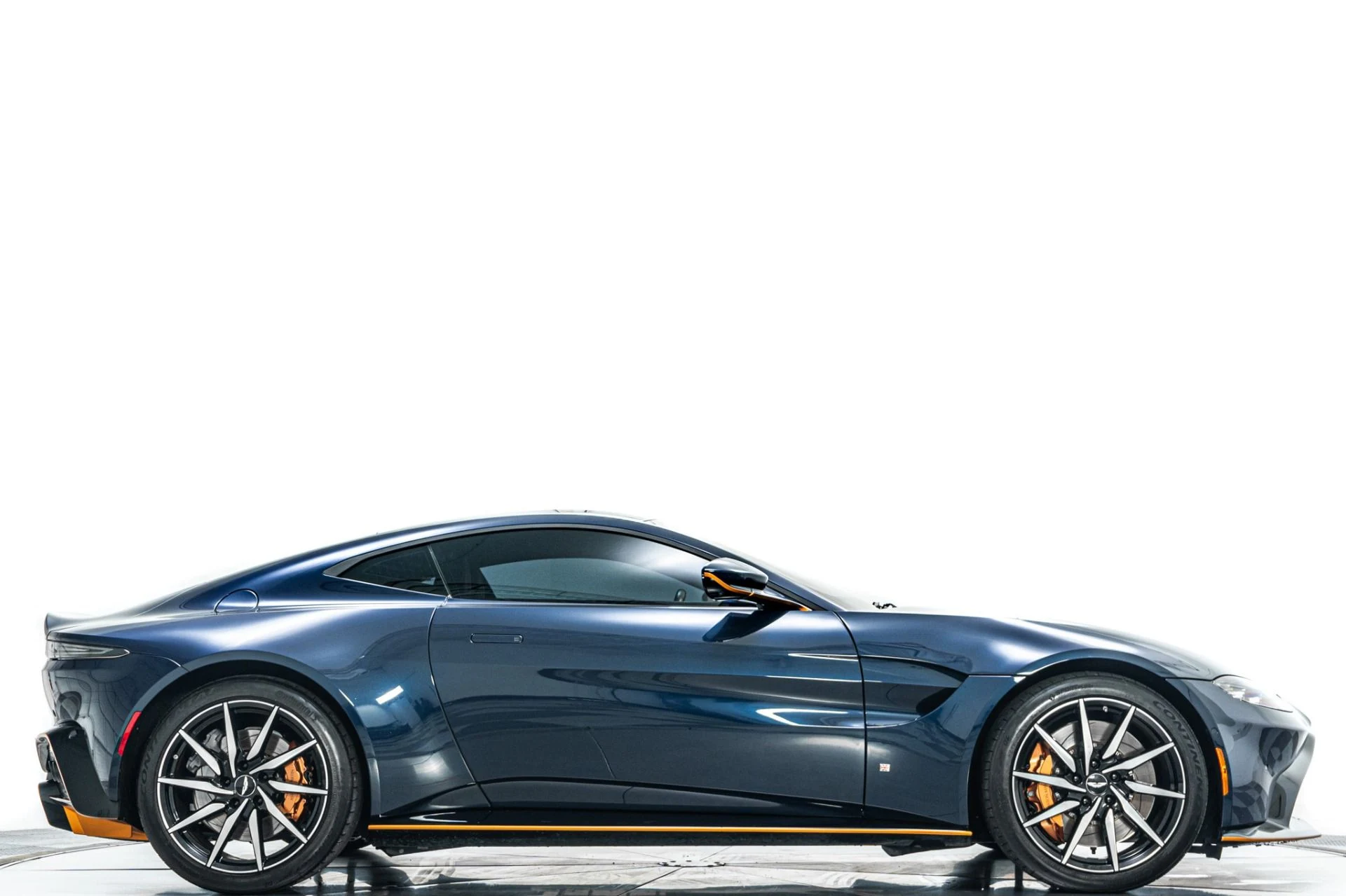 mph001_544135901_Used_2020_Aston_Martin_Vantage_Black_Bodypack_Tech_Collection_1783017471_fd49bac83c
