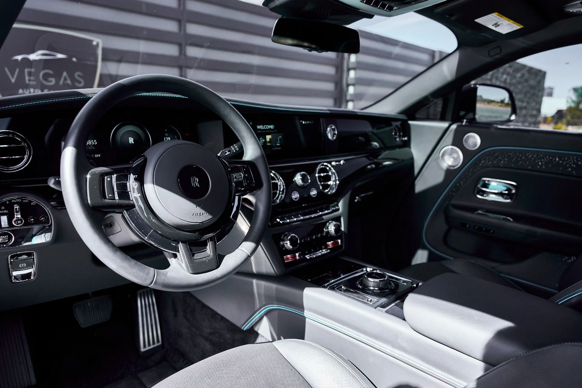 mph001_551475697_Used_2025_Rolls_Royce_Spectre_Base_1771642426_43c8dcd5ab