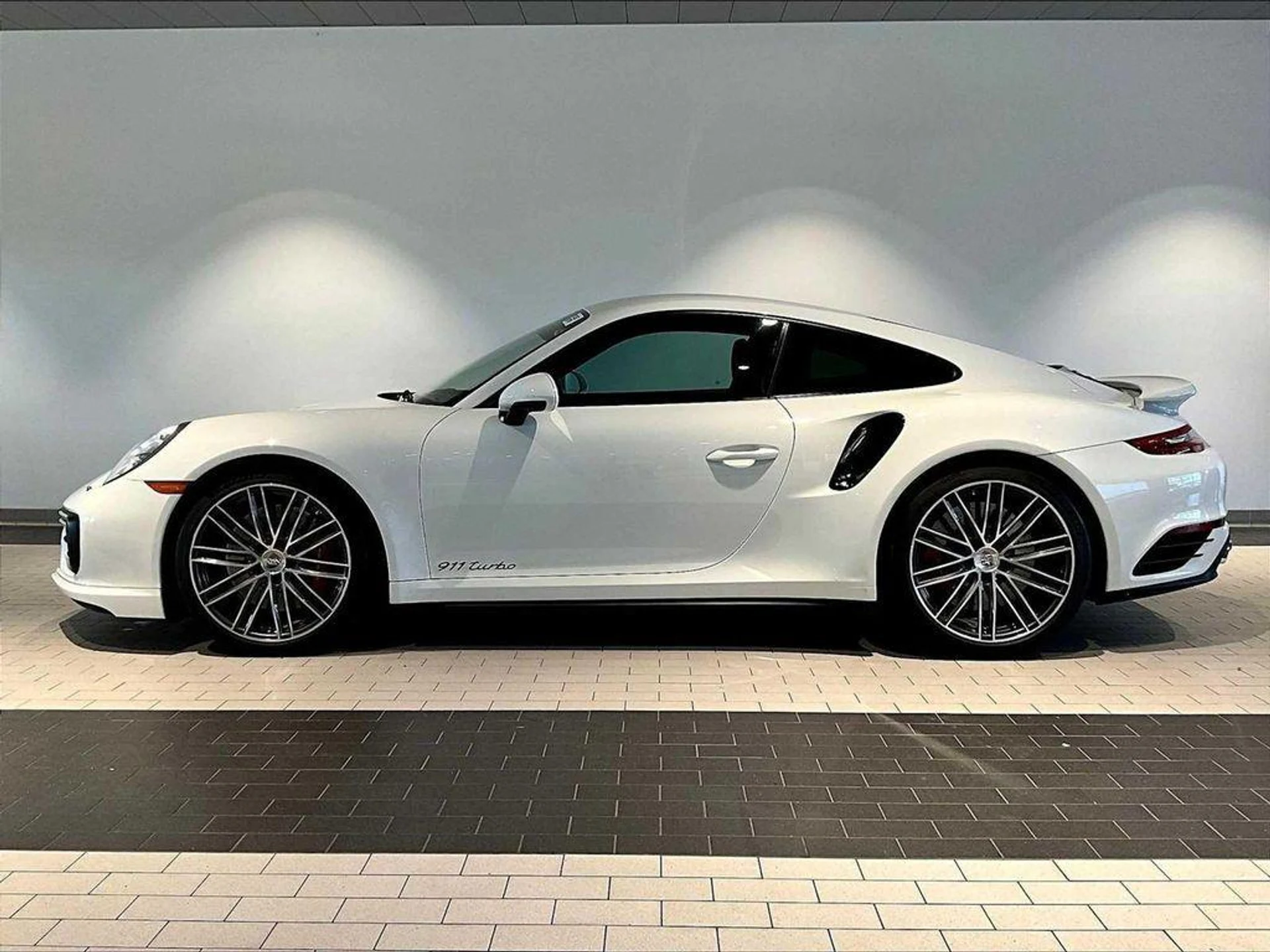 mph001_554712960_J_Yd_9w_Ci3_R_Bcxv_Lw_Uh_AXO_4i_Uh_Hk_c19e49861d