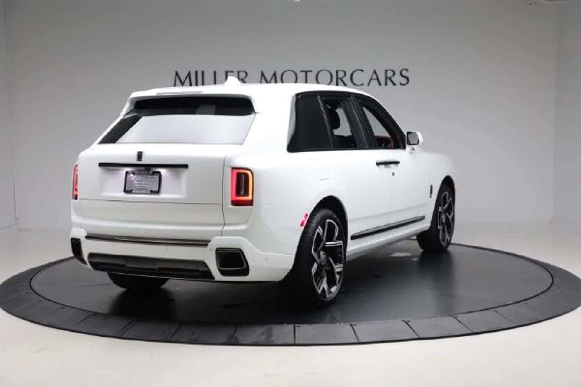 mph001_55894043_Used_2025_Rolls_Royce_Black_Badge_Cullinan_0392689f82