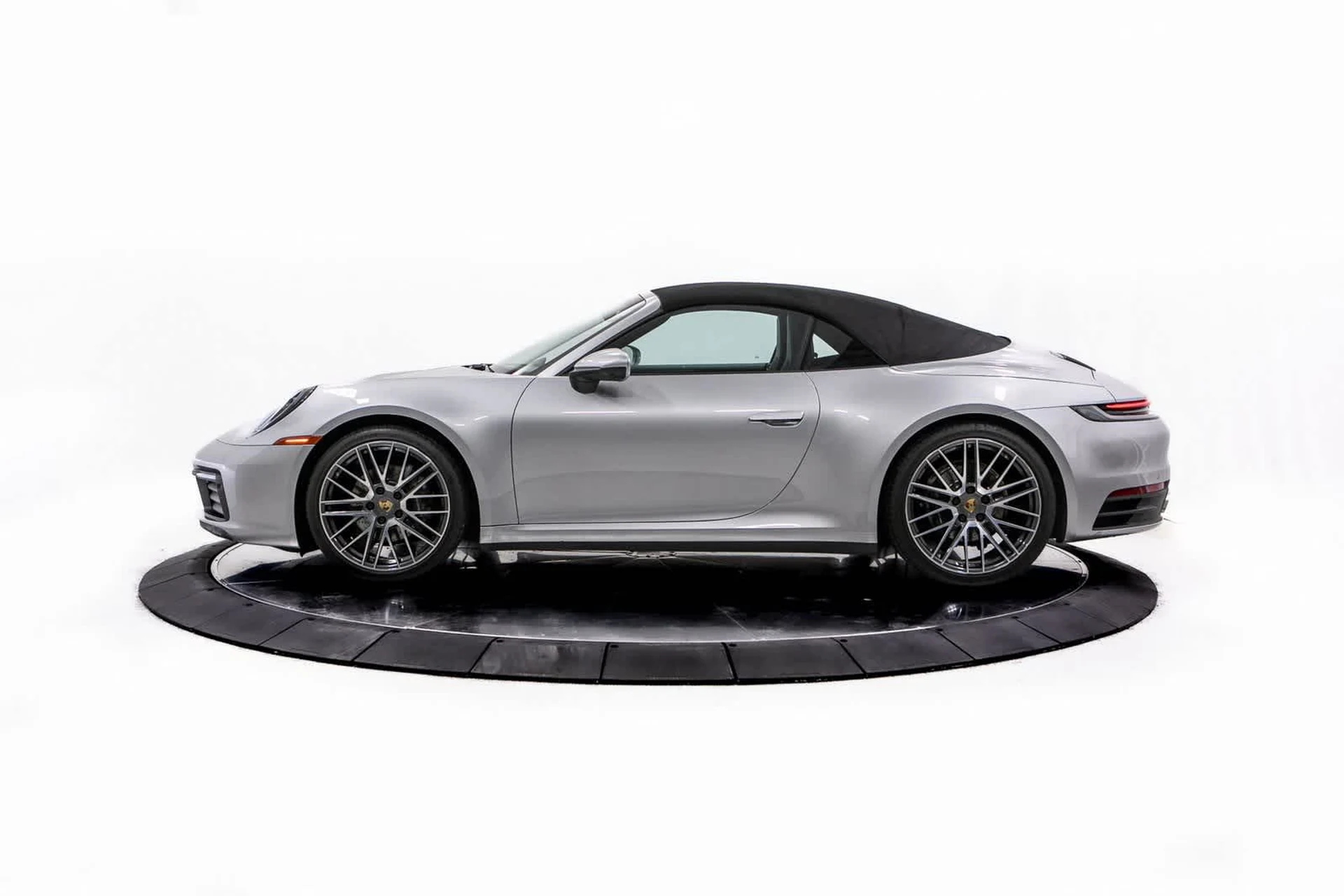 mph001_562497676_4a69c13bc1c055f1790a2e985f13c777x_c567c73305