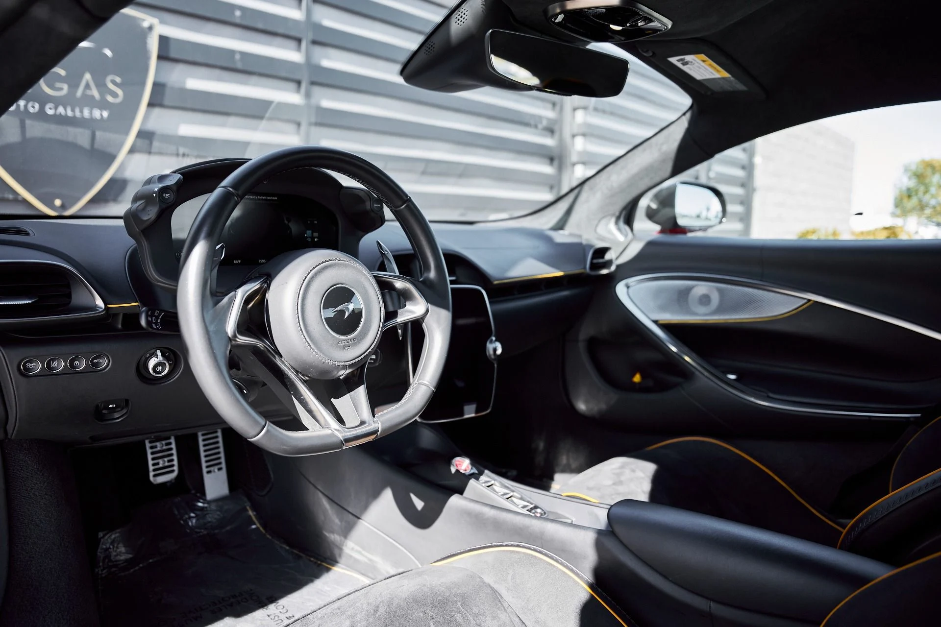 mph001_564661143_Used_2023_Mc_Laren_Artura_1770256396_3906c91559