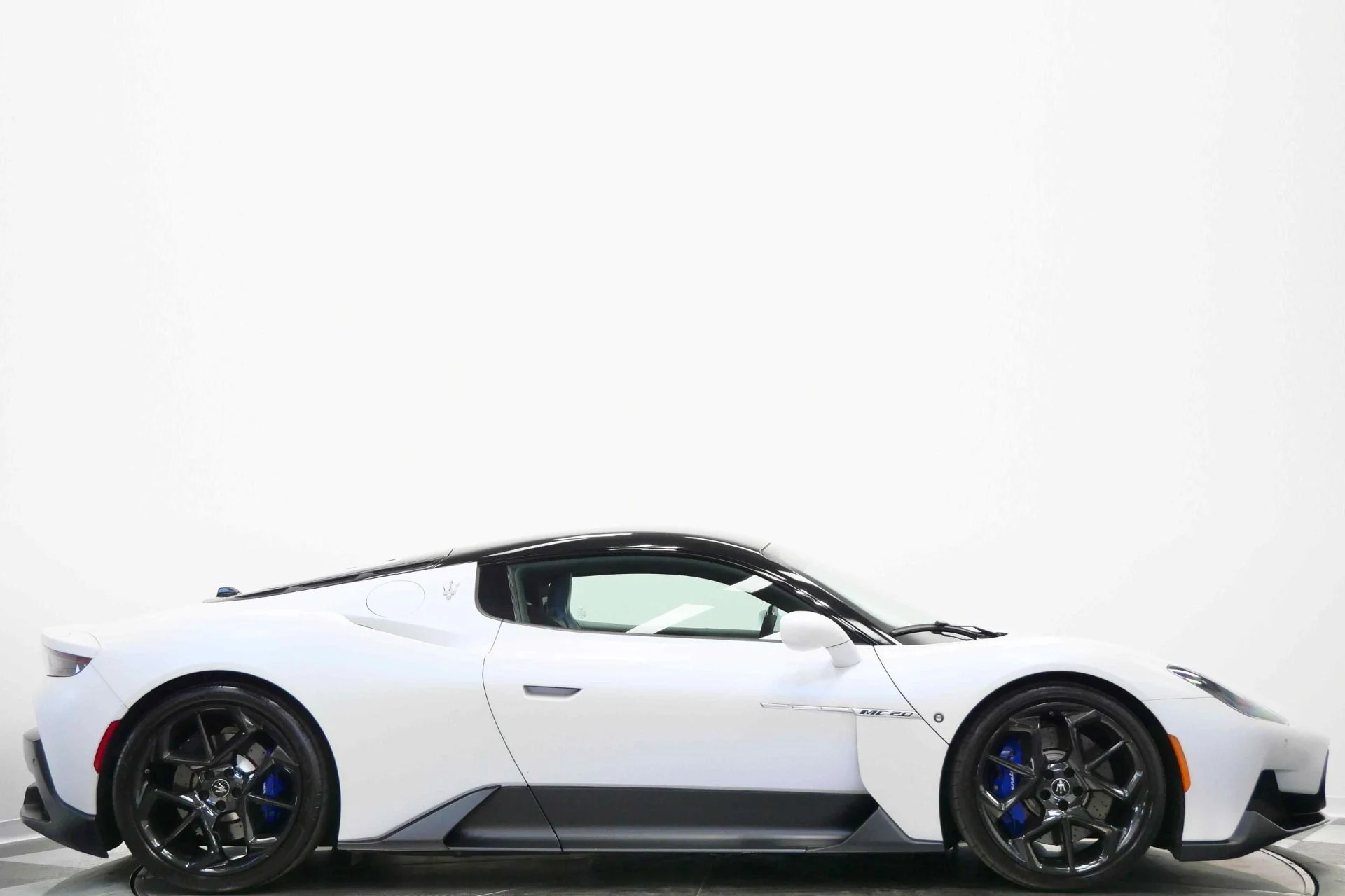 mph001_582732625_Used_2023_Maserati_MC_20_Factory_Matte_Paint_Extended_Leather_and_Alcantara_Interior_1773426820_4a85b2eb43