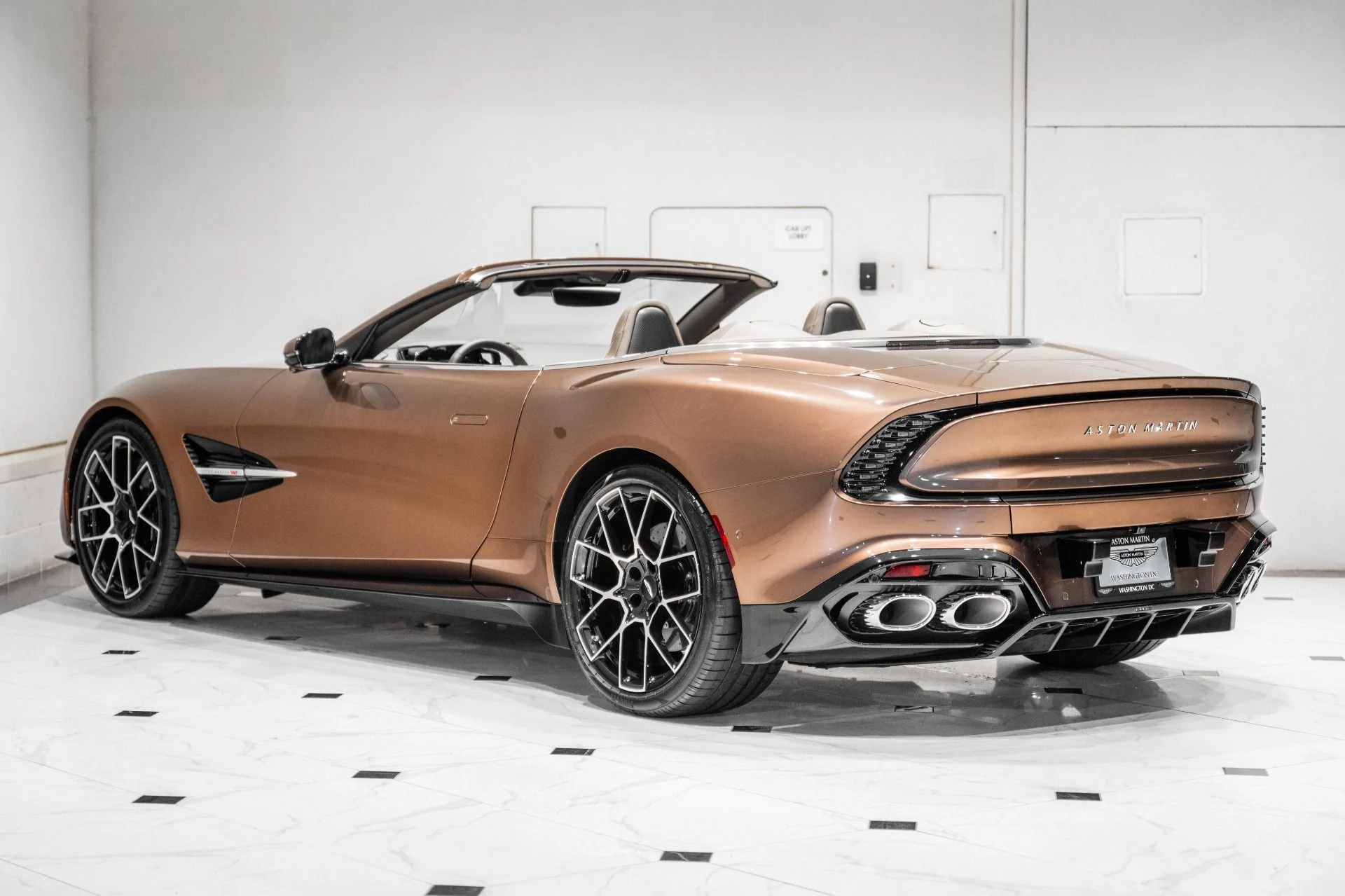 mph001_584242587_New_2026_Aston_Martin_Vanquish_Volante_1783526001_6edc9f0662