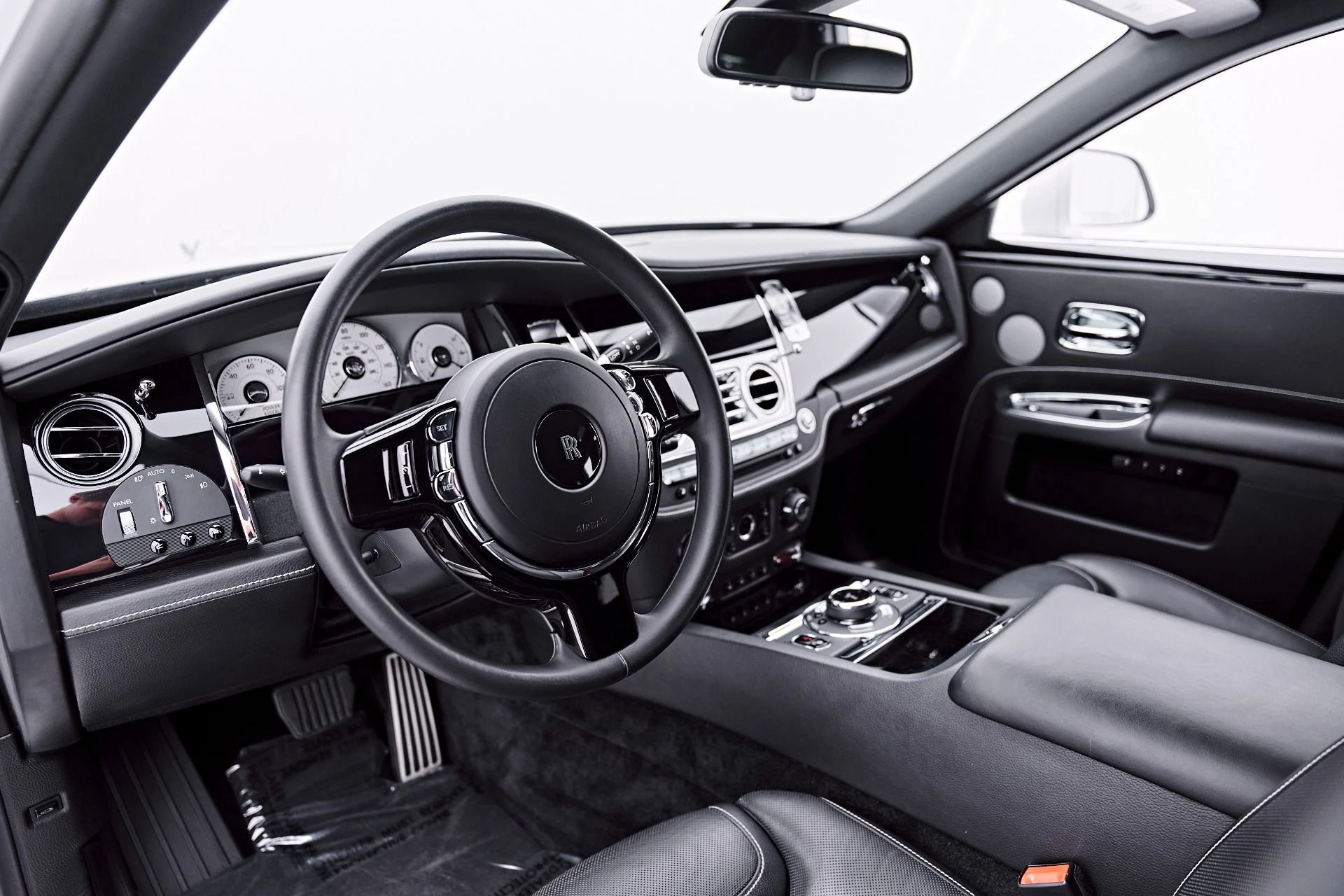 mph001_584376395_Used_2018_Rolls_Royce_Ghost_Base_1787073468_d45ed389e4
