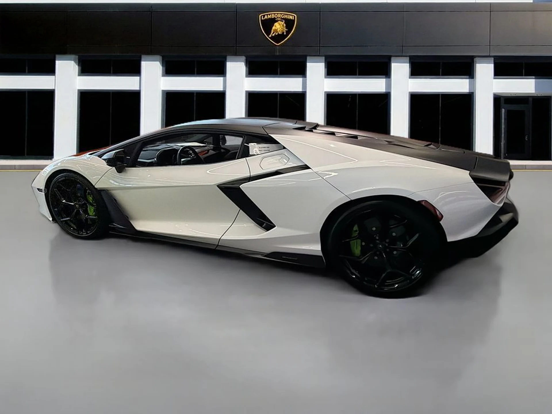 mph001_586226443_42a1708bcdf7c47c9b6a2b82b1c23a41x_4c459ecb99