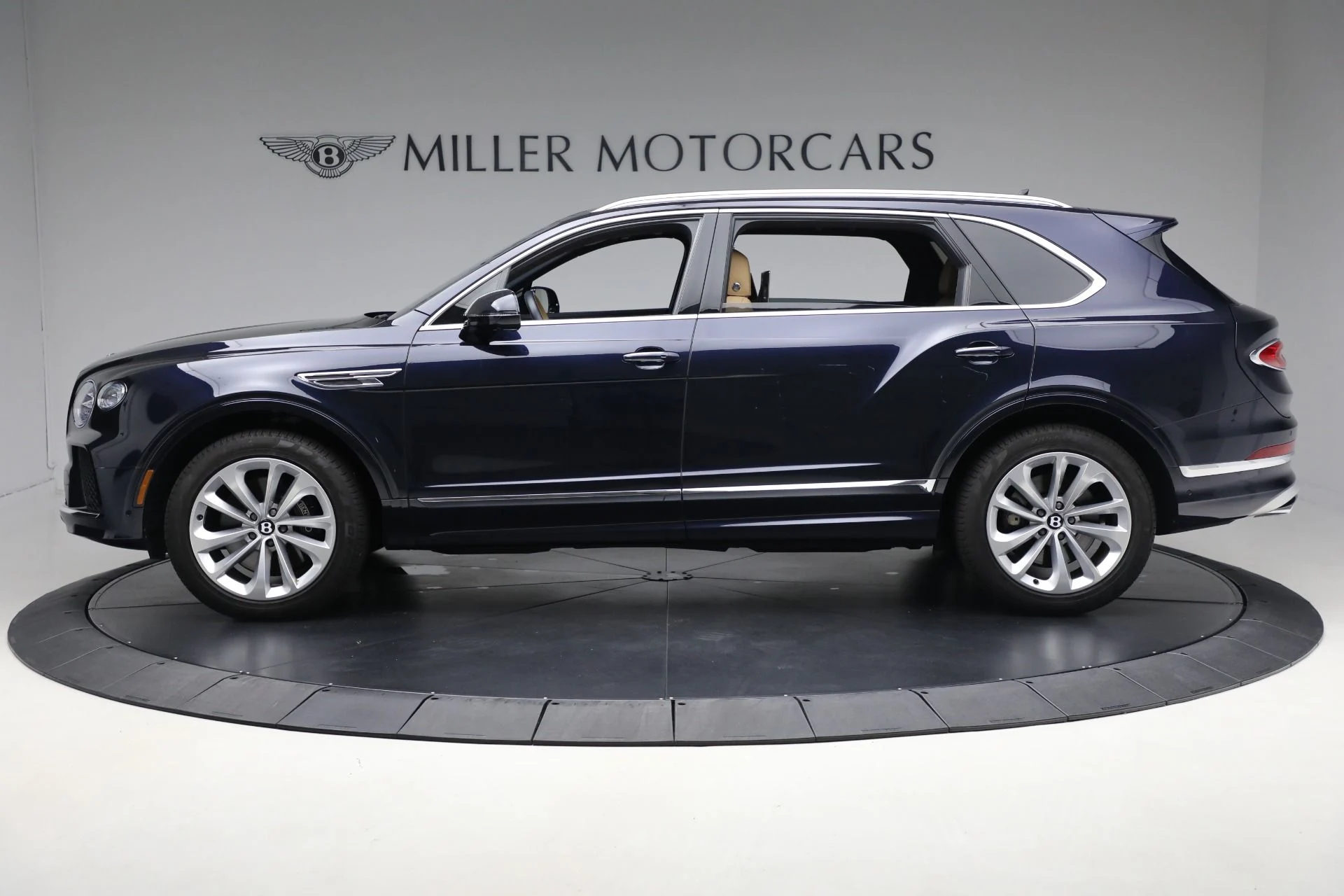 mph001_59483733_Used_2024_Bentley_Bentayga_EWB_V8_0f21cf2b58