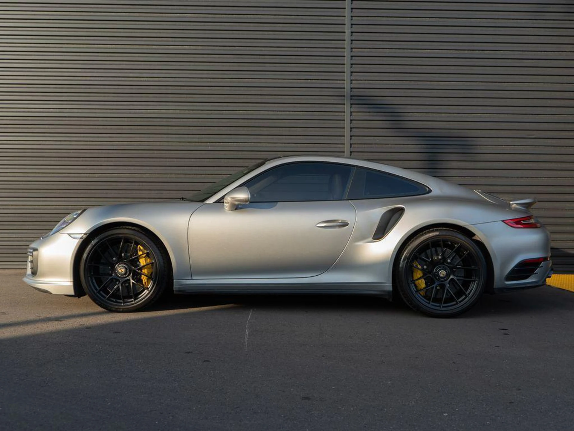 mph001_598556192_mix4a_c_Se_H_Tu_M_Nz_DN_Bv_E_Ud_VBKQ_2f6ef4f02e