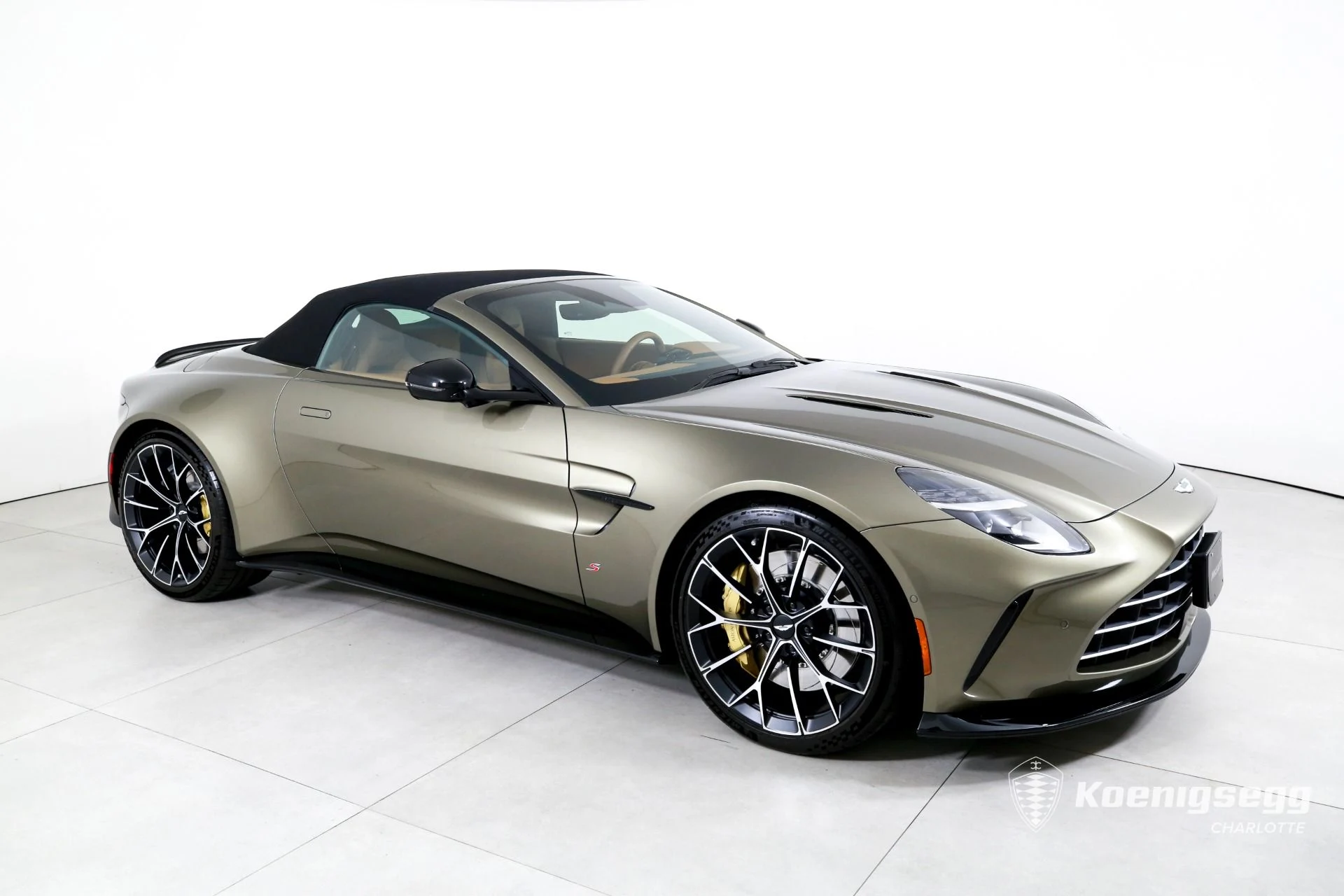 mph001_600975046_Used_2026_Aston_Martin_Vantage_S_Roadster_1782838256_745afe90de