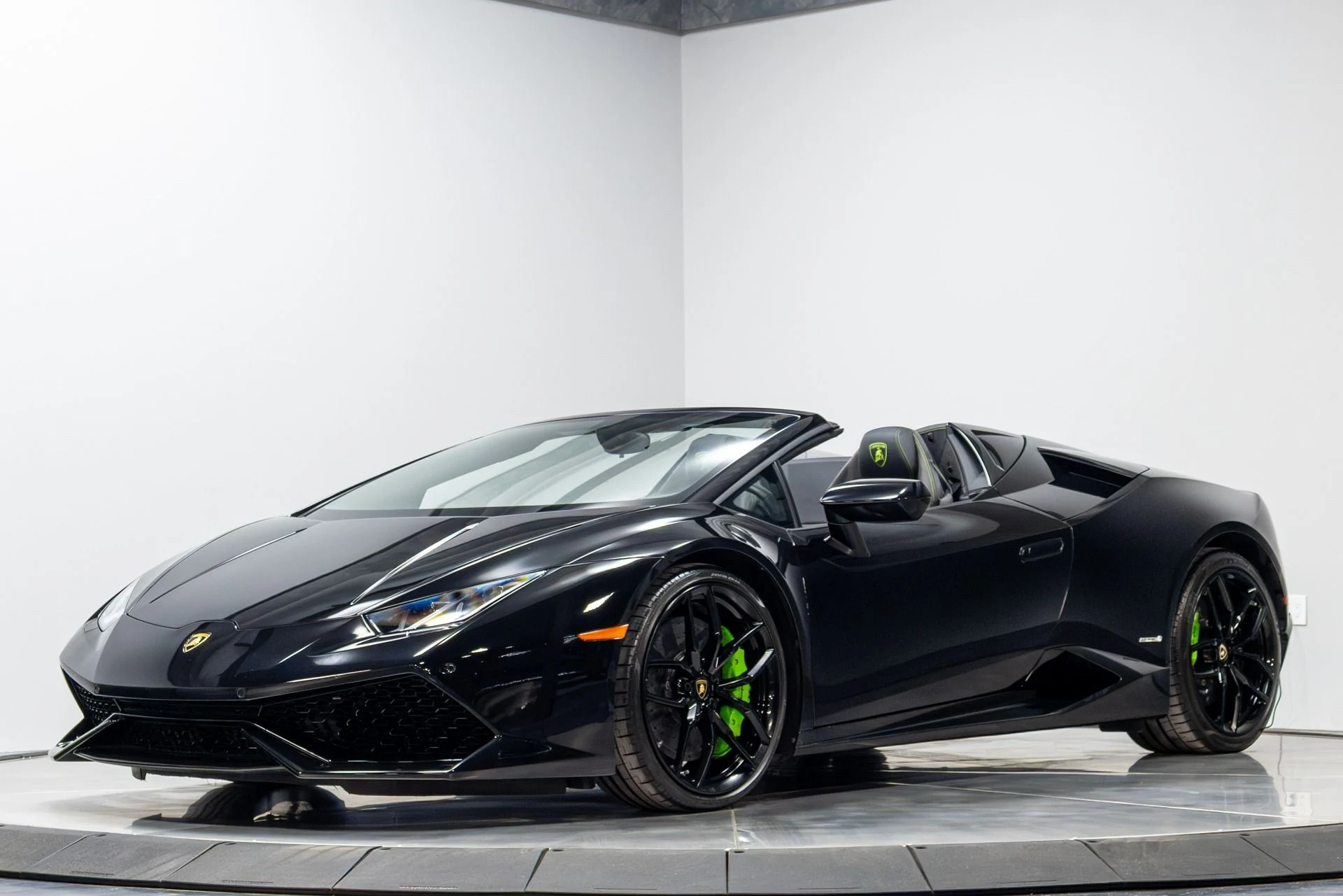 mph001_60174230_Used_2017_Lamborghini_Huracan_1775865662_ddb0614fd1