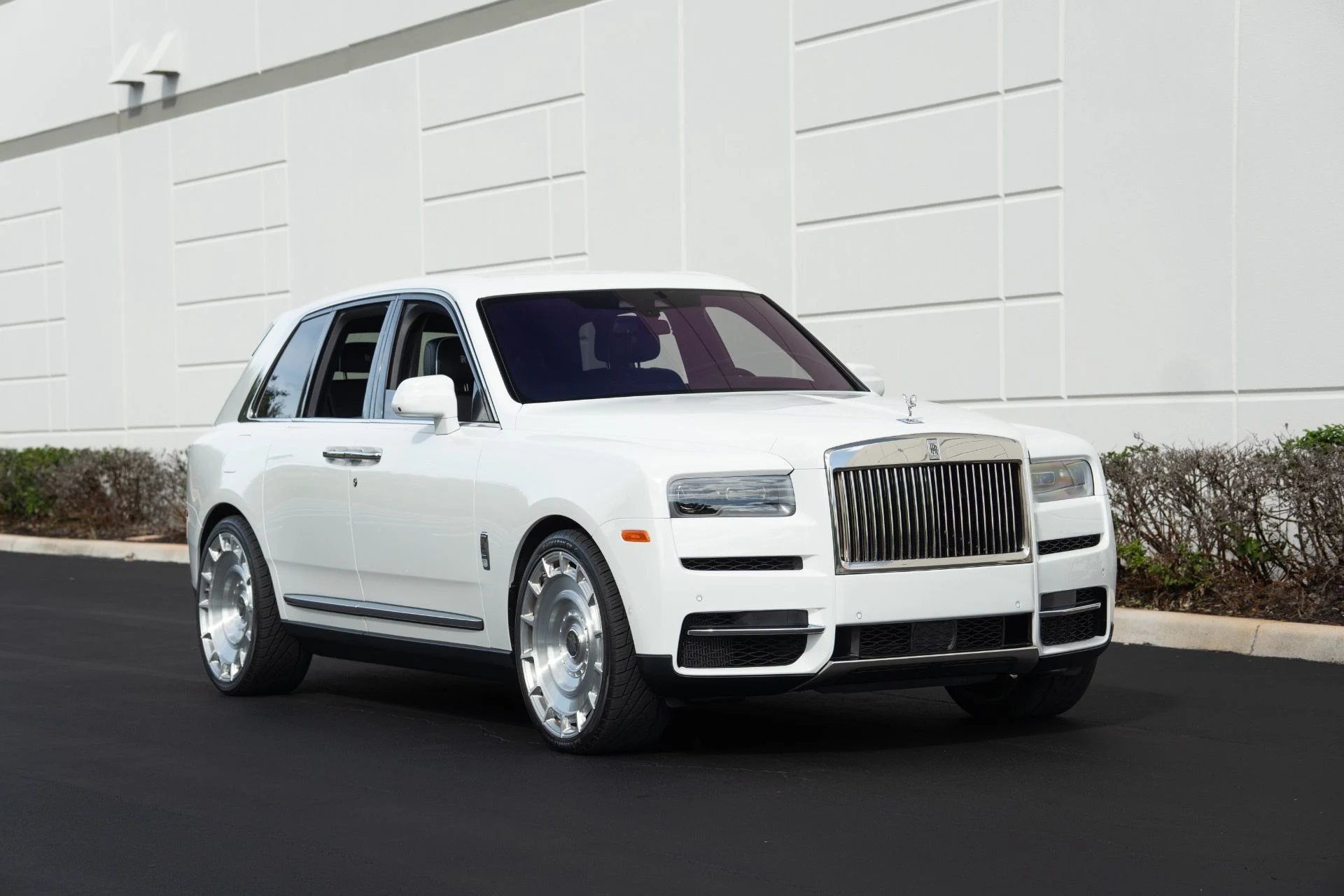 mph001_604780564_Used_2024_Rolls_Royce_Cullinan_1759183626_0d0f20ea52
