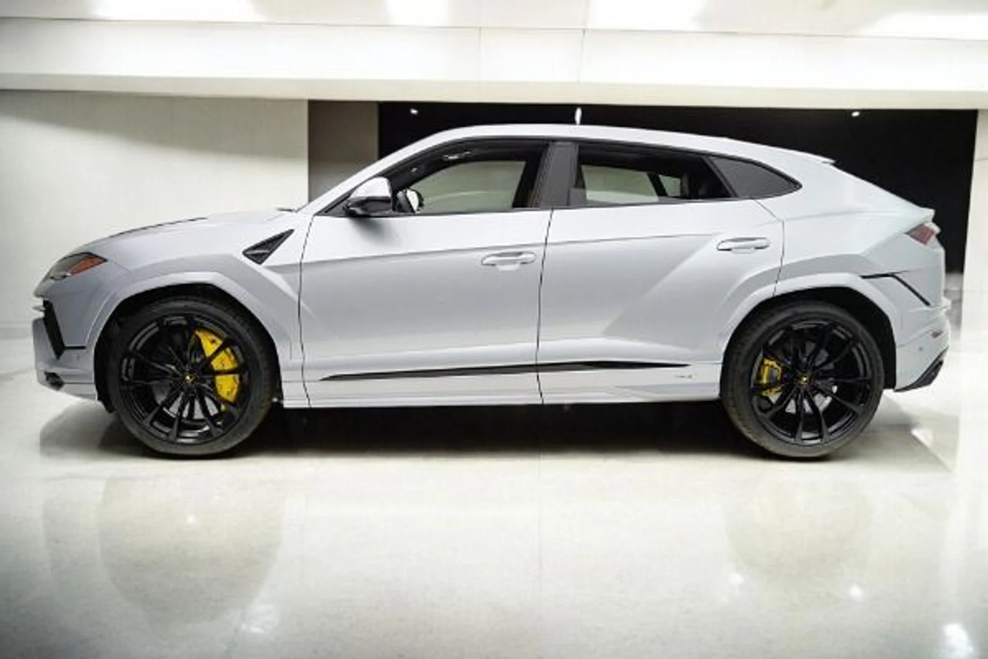 mph001_610202965_Used_2023_Lamborghini_Urus_SSELEZIONE_PRE_OWNED_CERTIFIED_aafb53f8c2
