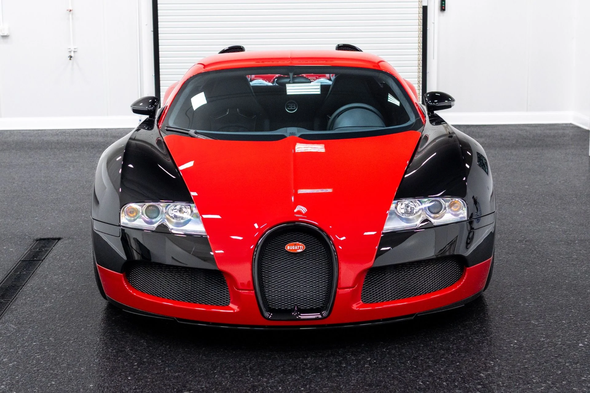 mph001_61588813_Used_2008_Bugatti_Veyron_164_1769463944_9cfaeb23f6