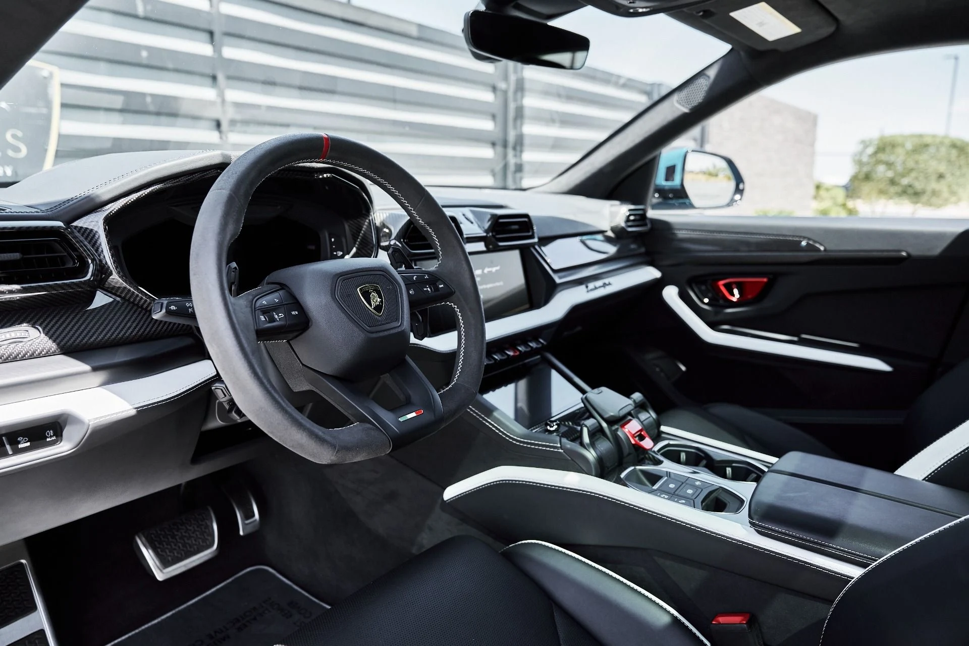 mph001_623042647_Used_2025_Lamborghini_Urus_SE_1781314160_4efef94c68