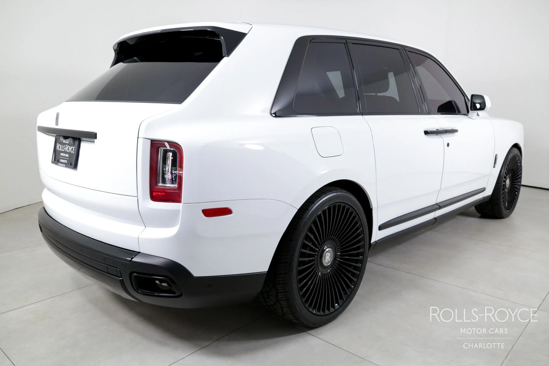 mph001_637050221_Used_2023_Rolls_Royce_Cullinan_1744926218_d313e38ba5
