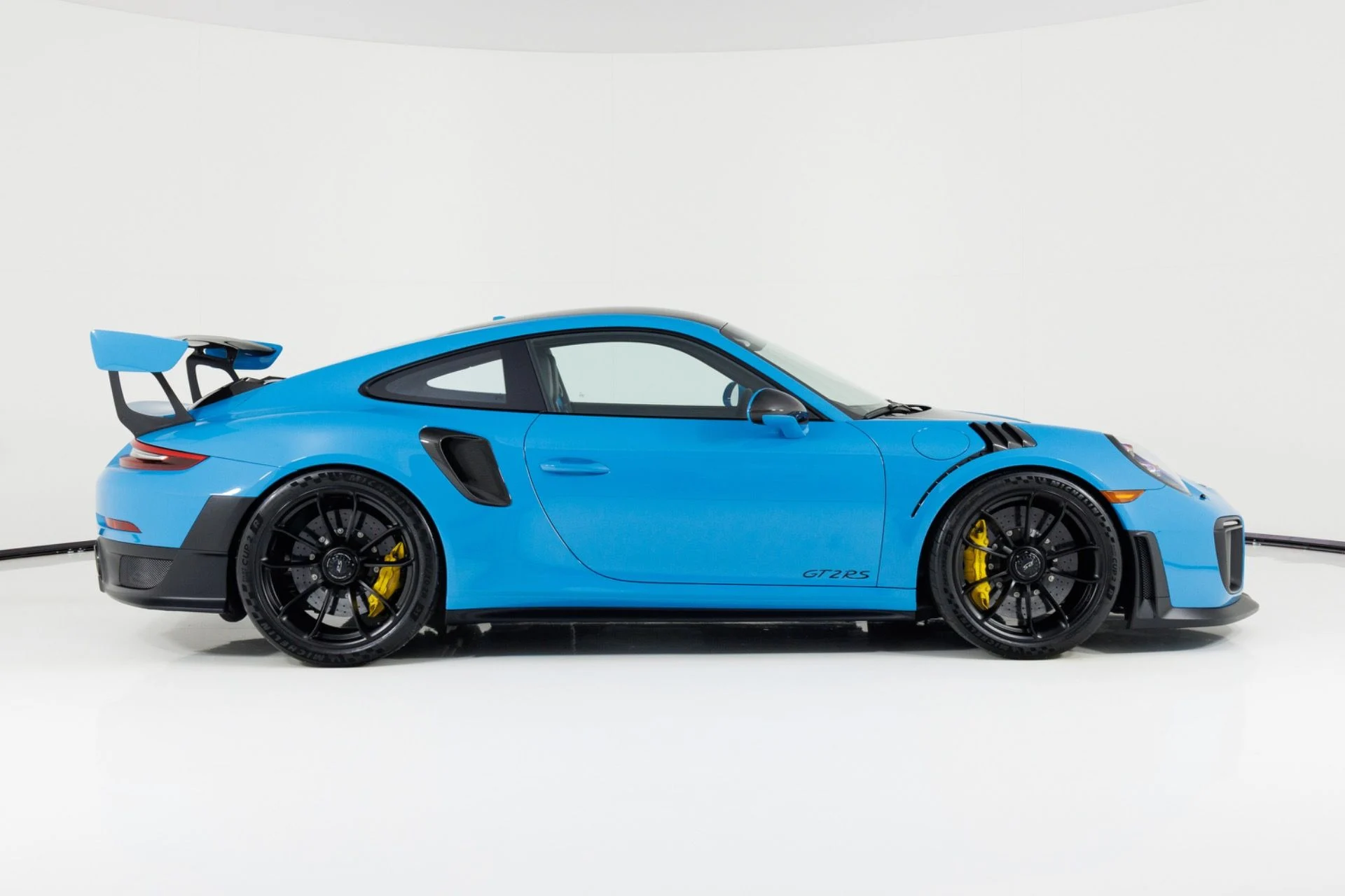 mph001_639377045_Used_2019_Porsche_911_GT_2_RS_1792013896_37917ab337