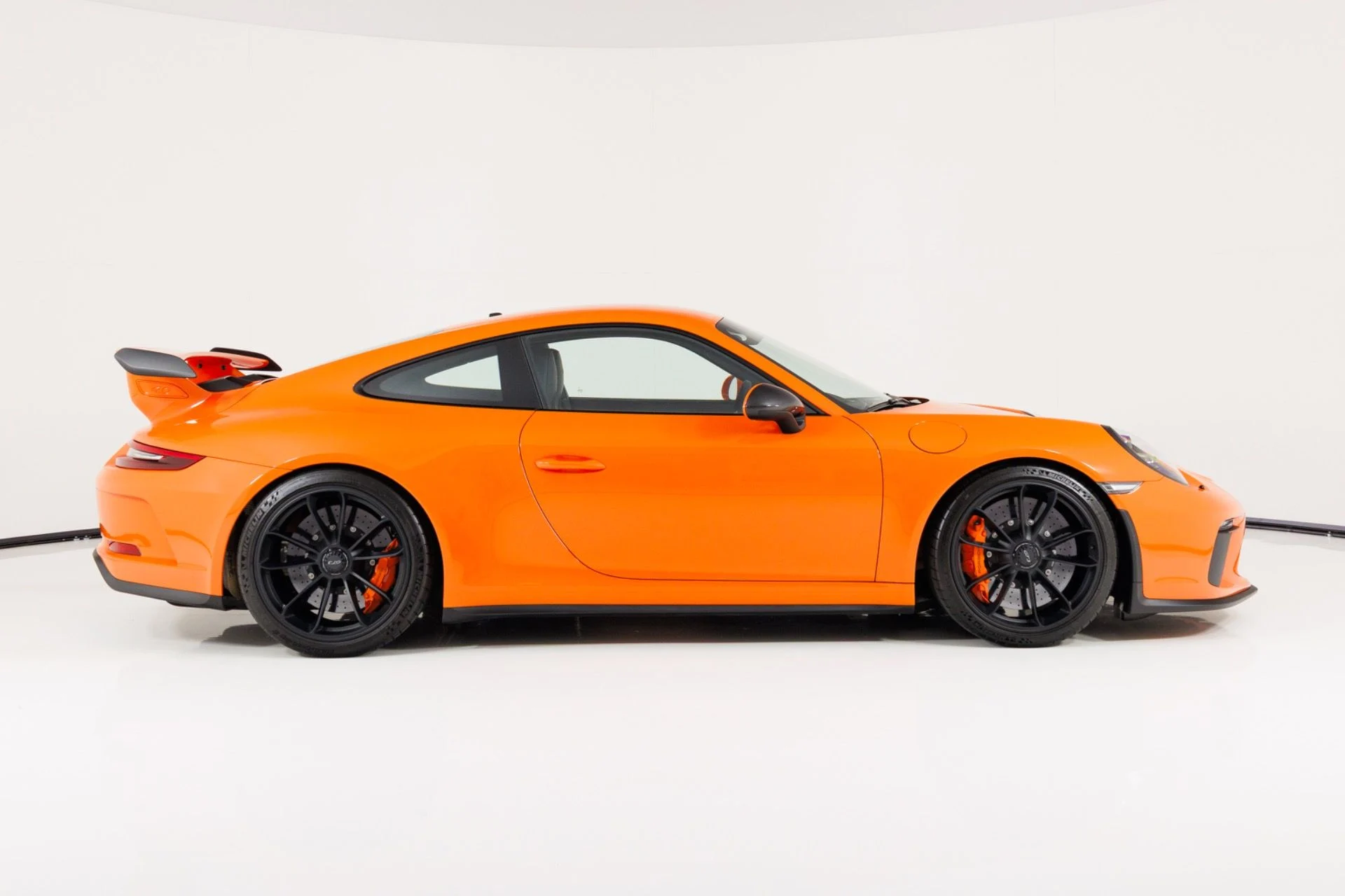 mph001_641729856_Used_2018_Porsche_911_GT_3_1785880171_5b42973591