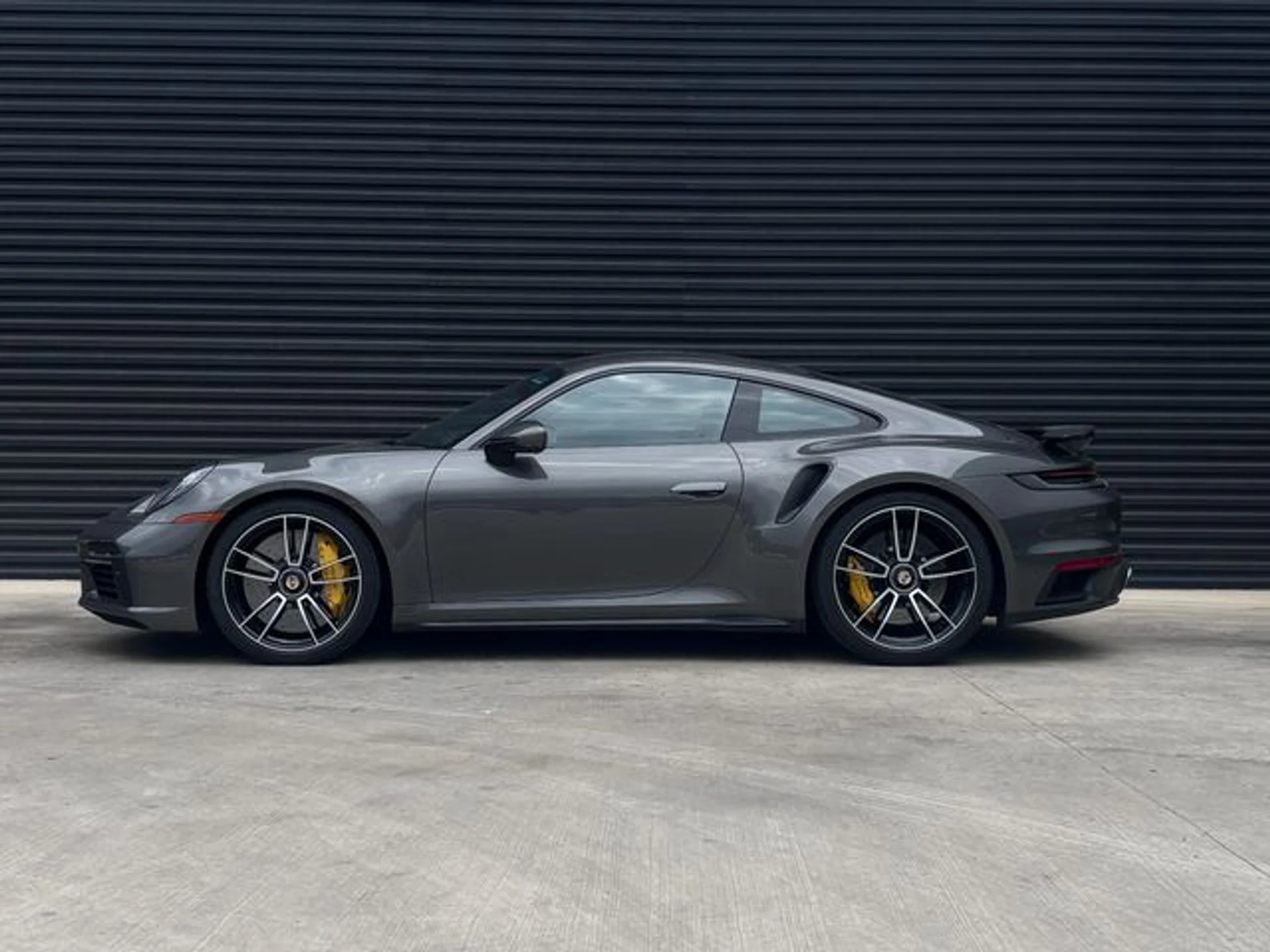 mph001_646092522_c393b7ba320007e56a30133b7d59d94ax_5fabdf664e