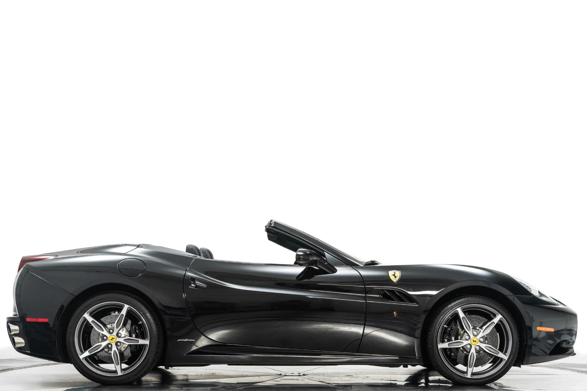 mph001_651042252_Used_2014_Ferrari_California_1755618260_c8f47d04f9