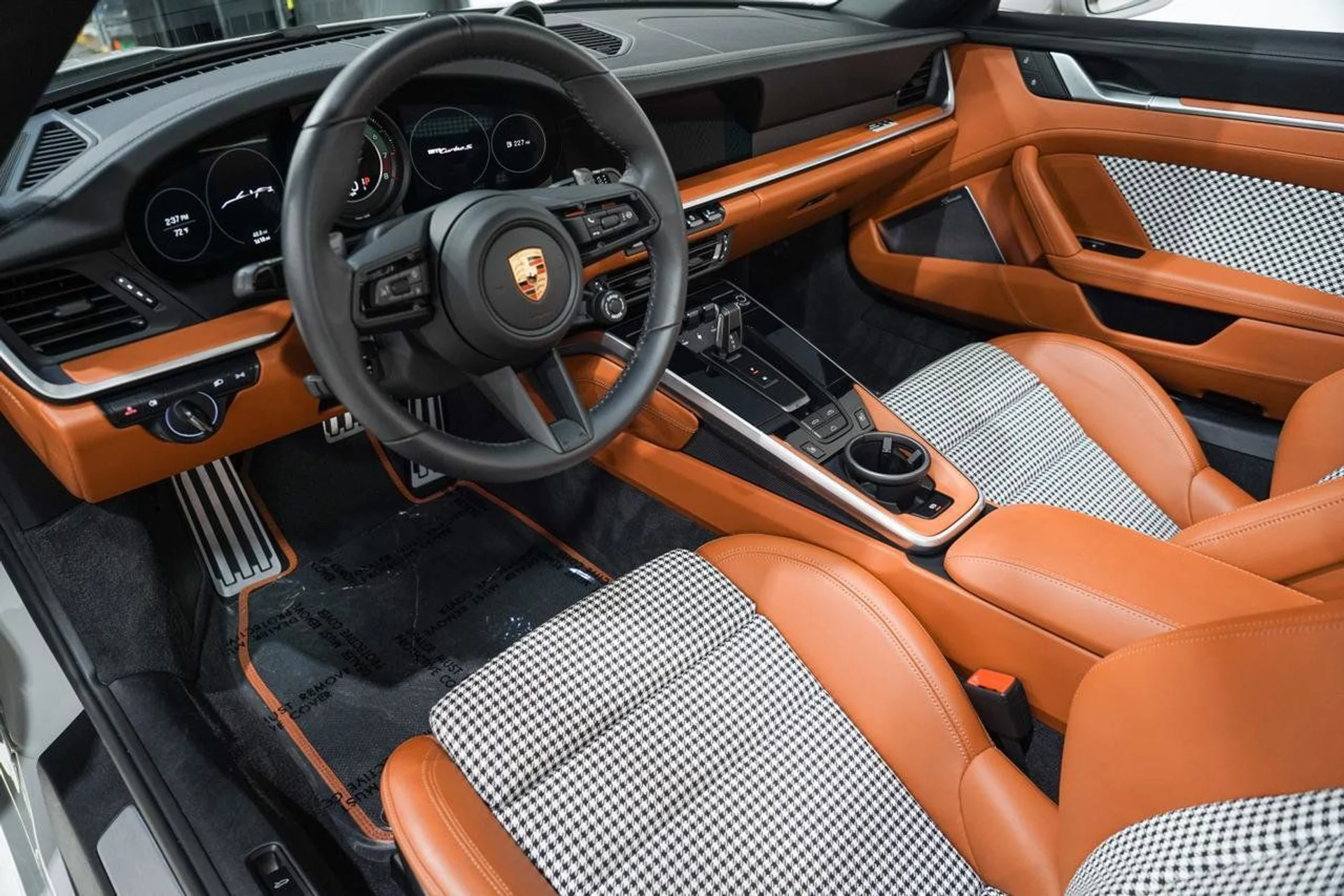 mph001_65378645_4d26730ebf704146a0f275556f8cca4d_4b1a953379