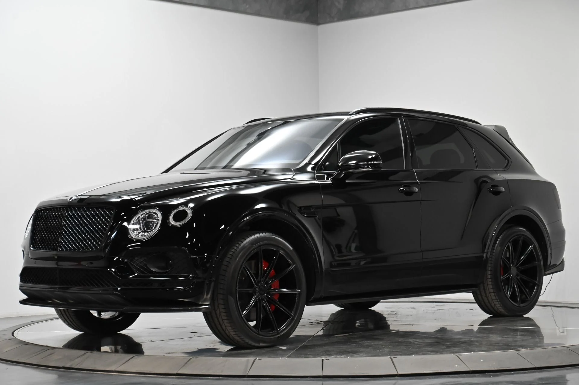 mph001_660565711_Used_2018_Bentley_Bentayga_W12_1759788100_e669198078