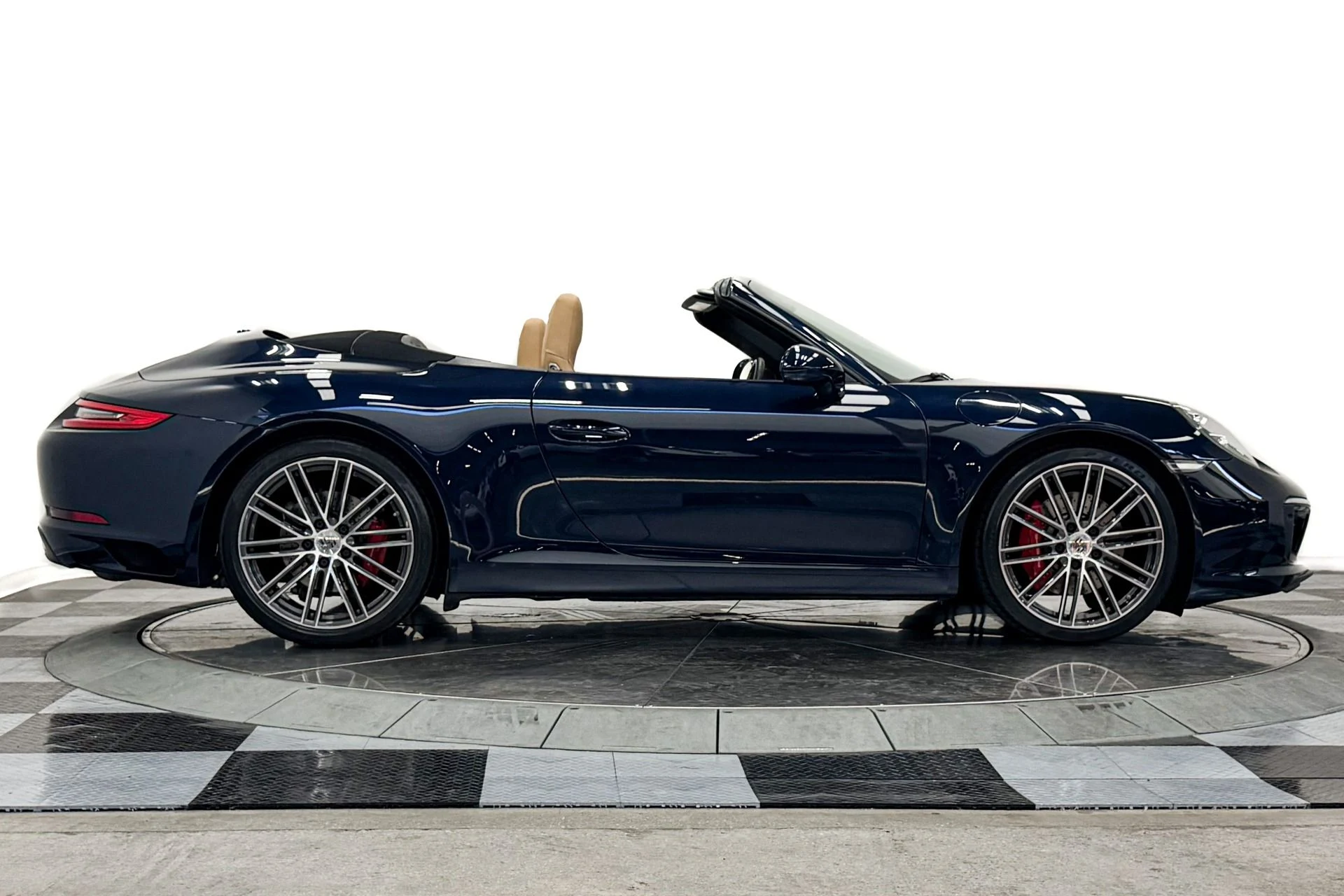 mph001_661137684_Used_2018_Porsche_911_Carrera_S_Cabriolet_Sport_Package_Permium_Package_Plus_1784928158_17bf2f4540
