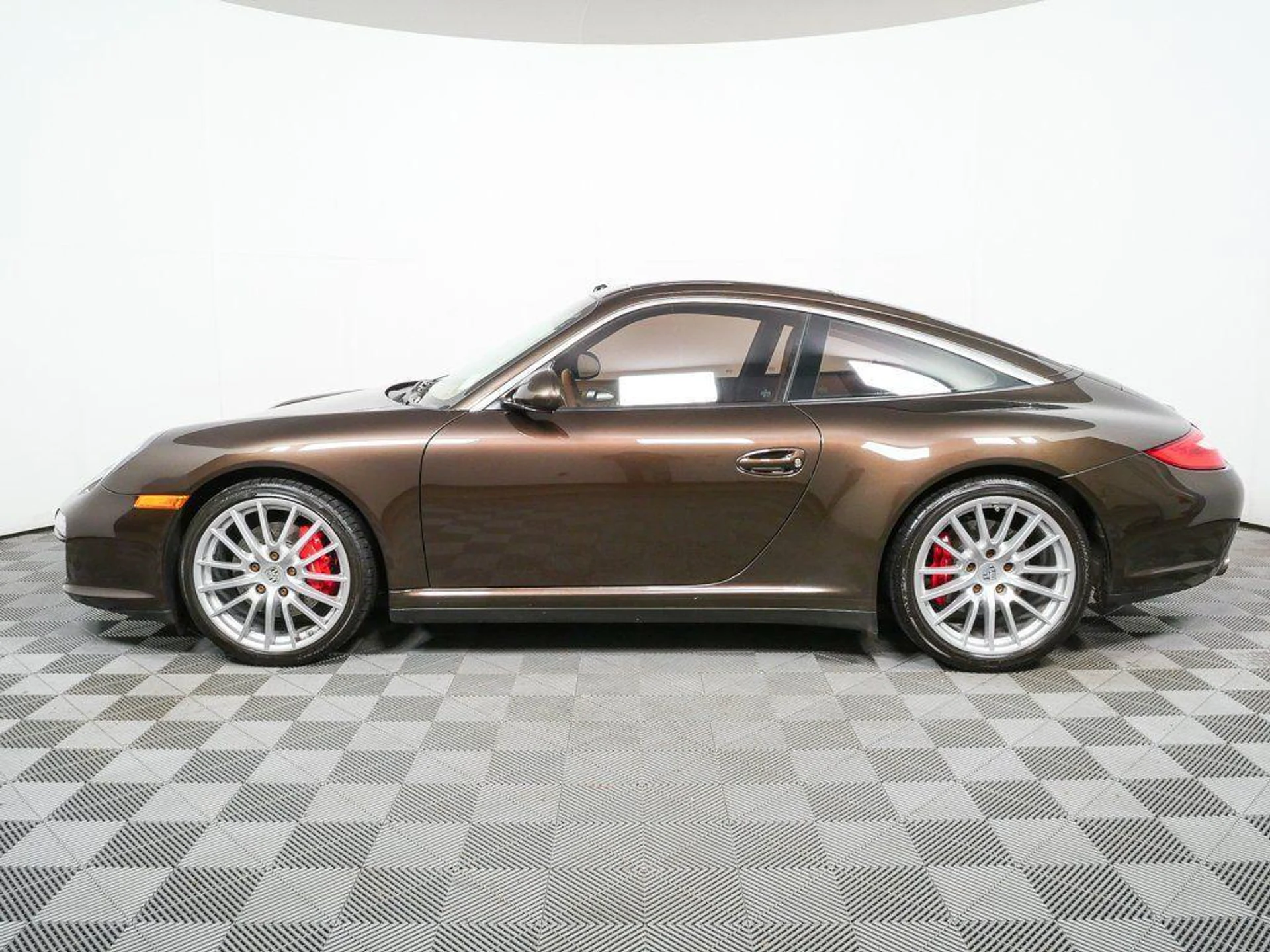 mph001_661825140_ZZ_7e_E9i_DT_Pkh_VK_S_Qumz2ve_EEAI_845674725f