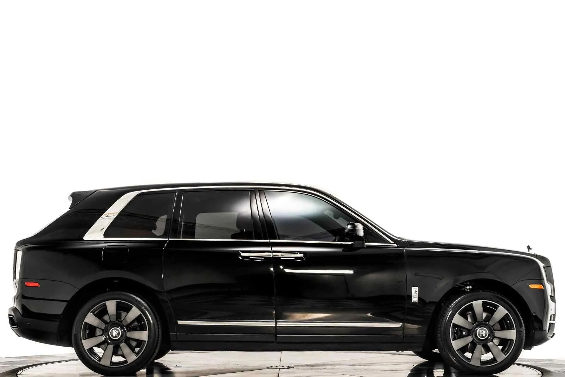 mph001_666862122_Used_2020_Rolls_Royce_Cullinan_Two_Tone_Interior_Driver_Assistance_Systems_1780337352_1c436f8ba8