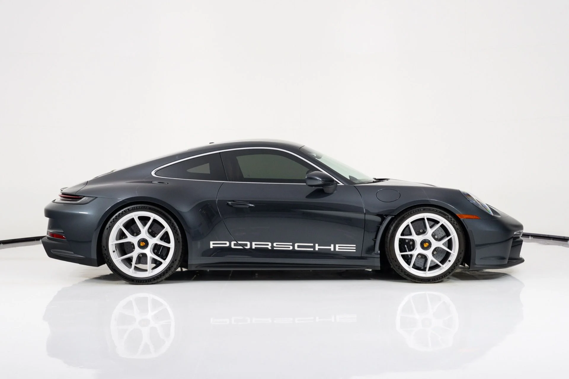 mph001_672719602_Used_2024_Porsche_911_ST_1791913178_8dff547e4b