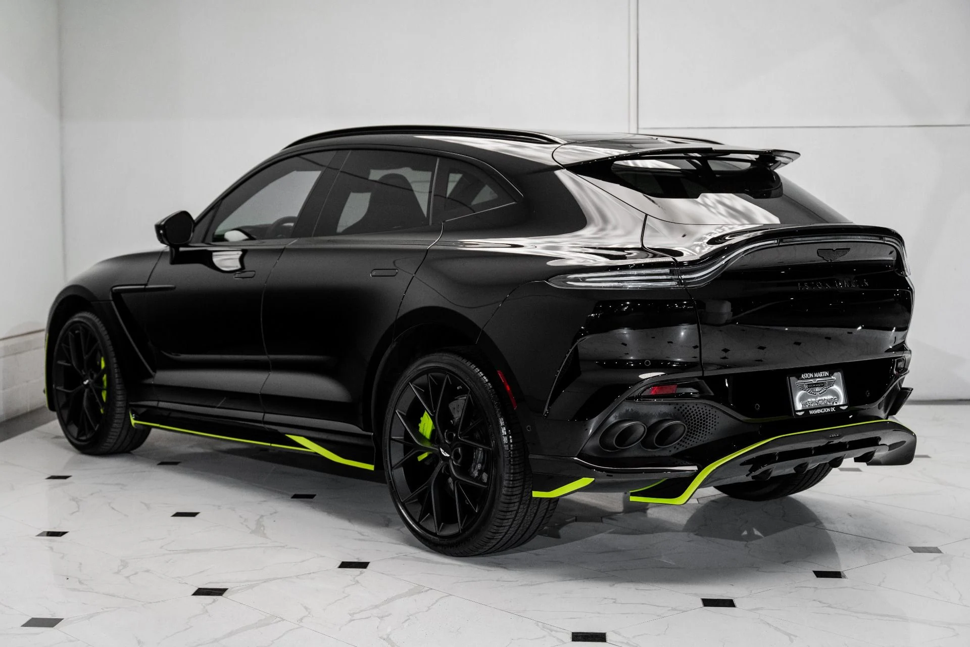 mph001_681336645_Used_2024_Aston_Martin_DBX_707_1746070286_caecf232e4