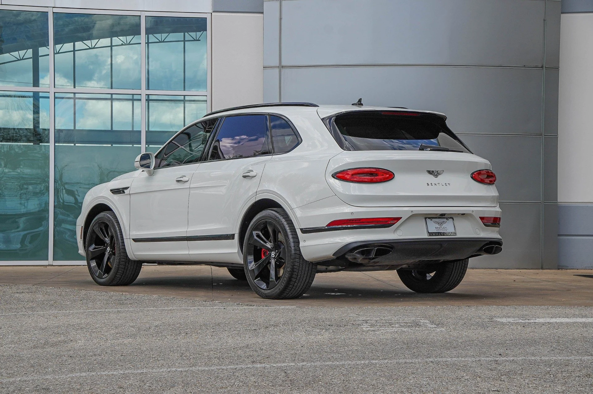 mph001_688310546_Hi_Tech_Luxury_Imports_LLC_SJAAT_2_ZV_8_PC_018729_image_1_e36046fb5a