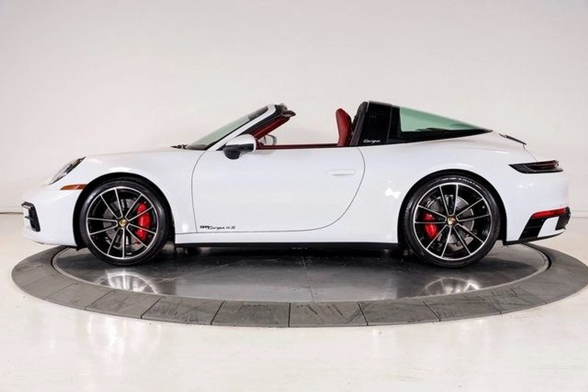 mph001_691967896_51eebe1977e6627de3bb544e0d8ba47fx_59241e5a7f