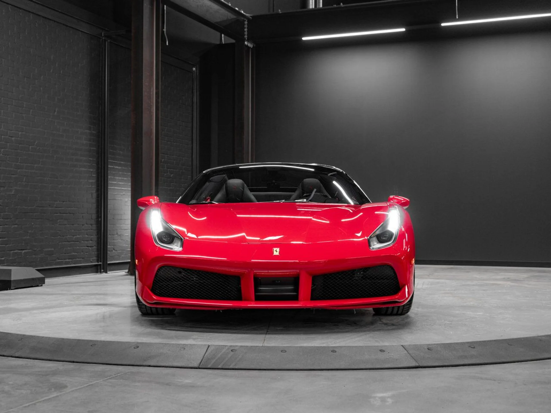mph001_701397221_ferrari_488_spider_2018_d0842e3eff